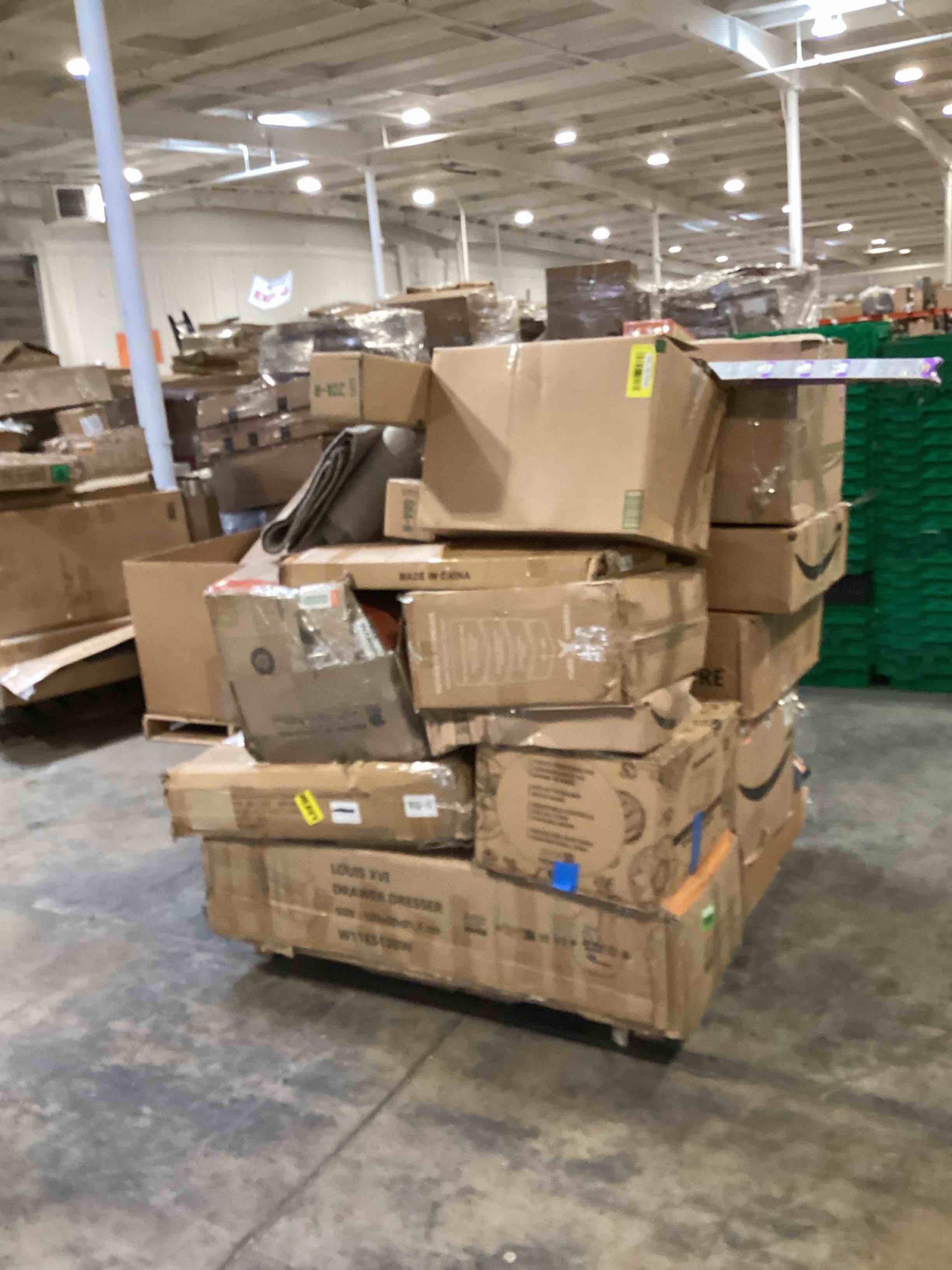 Large Pallet Auction 704PAL