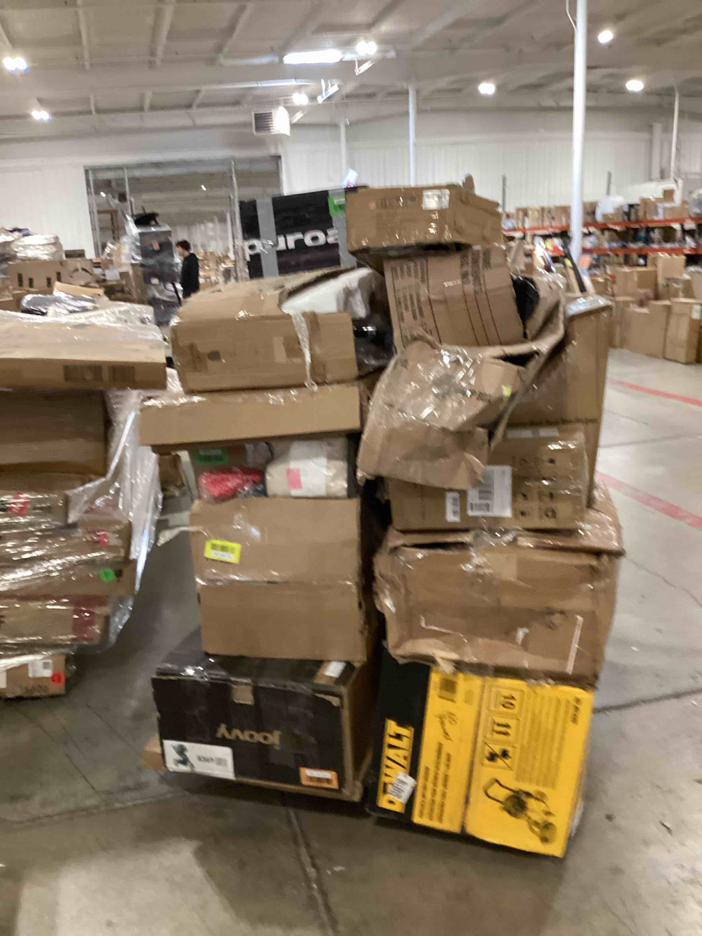 https://s3.amazonaws.com/lotting-images-prod/bidfta/YEL4915862_1728587140903.jpeg