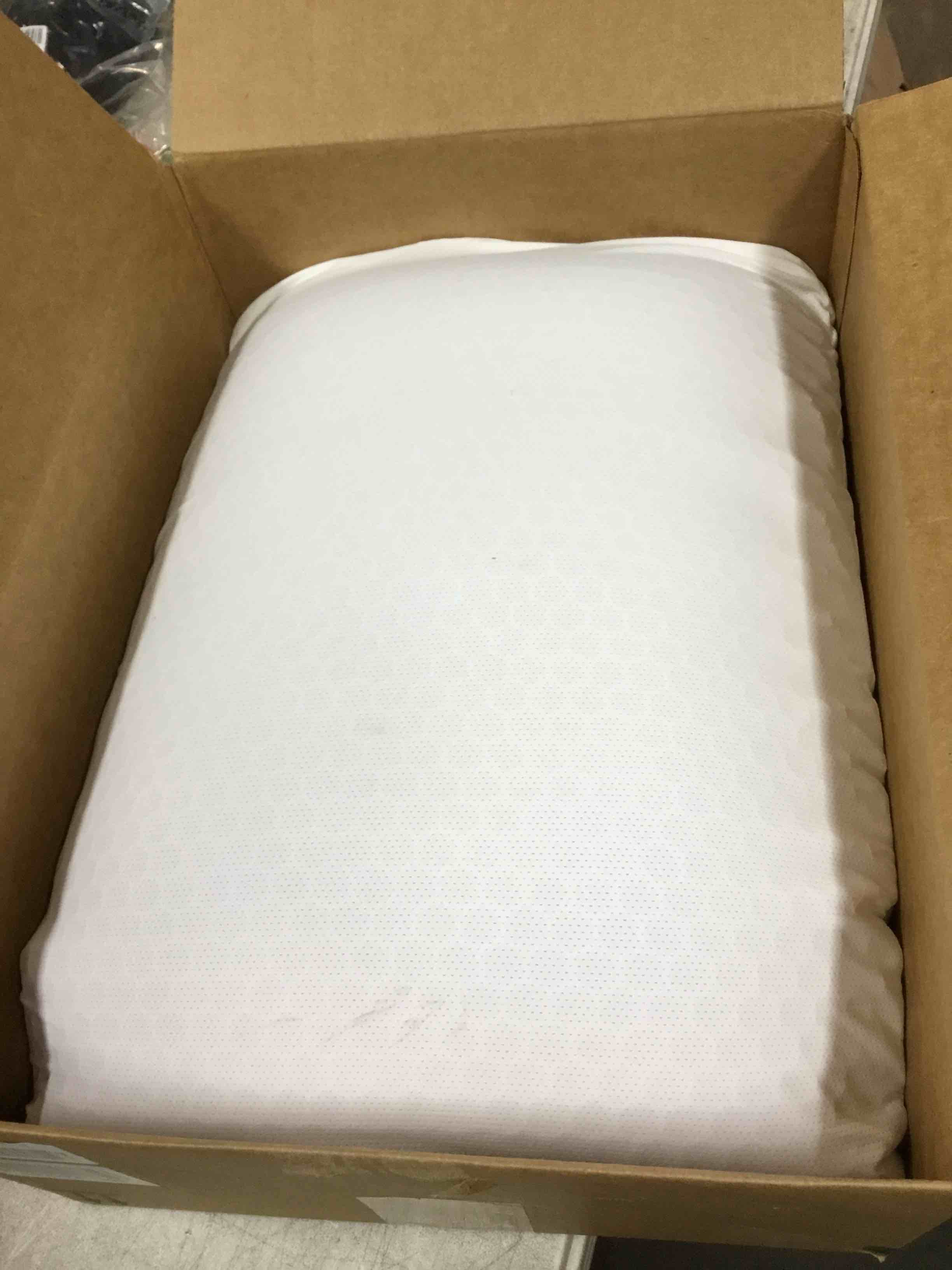 https://s3.amazonaws.com/lotting-images-prod/bidfta/YEL4920969_1697739821802.jpeg