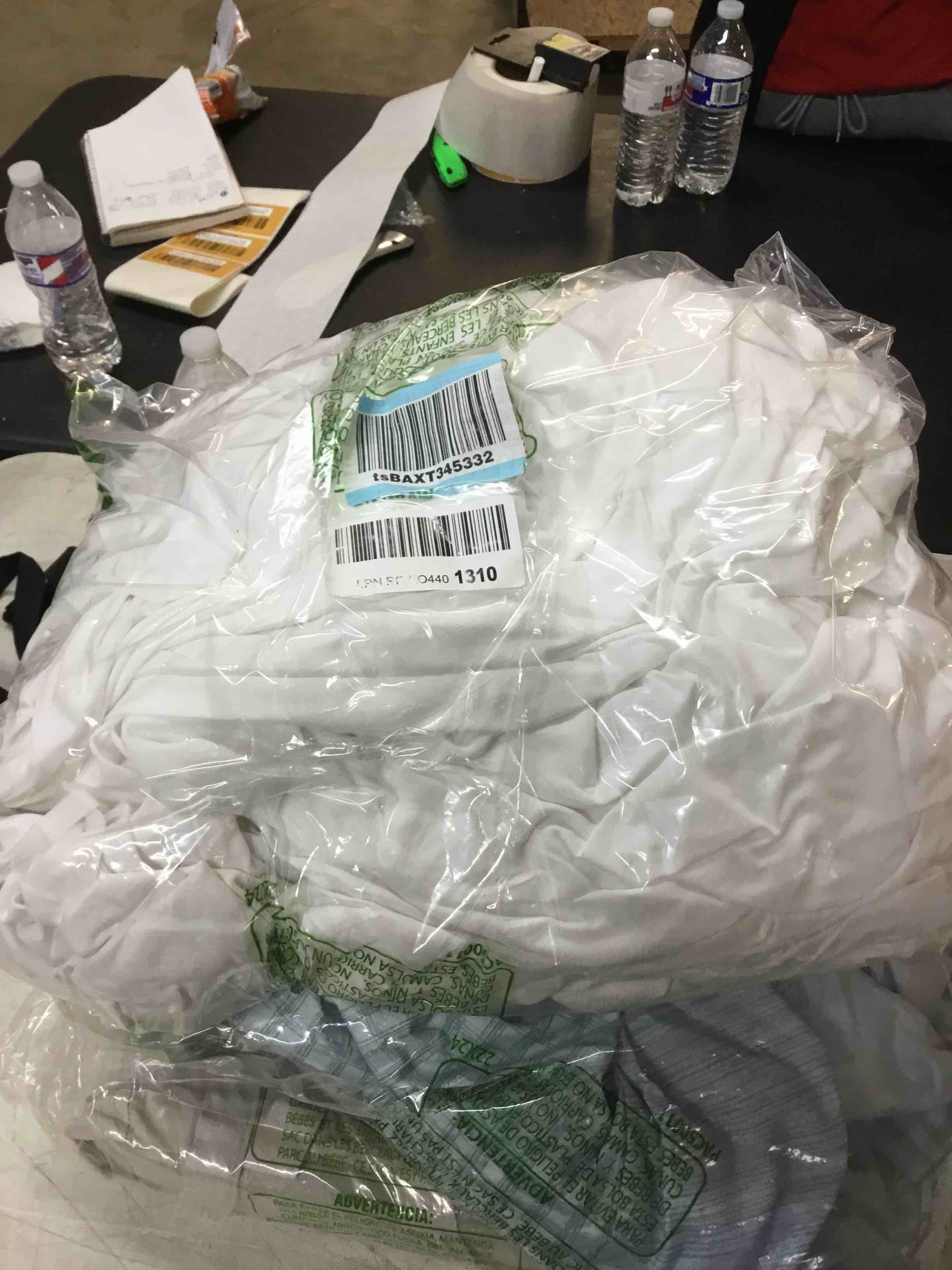 https://s3.amazonaws.com/lotting-images-prod/bidfta/YEL4920972_1697741545866.jpeg