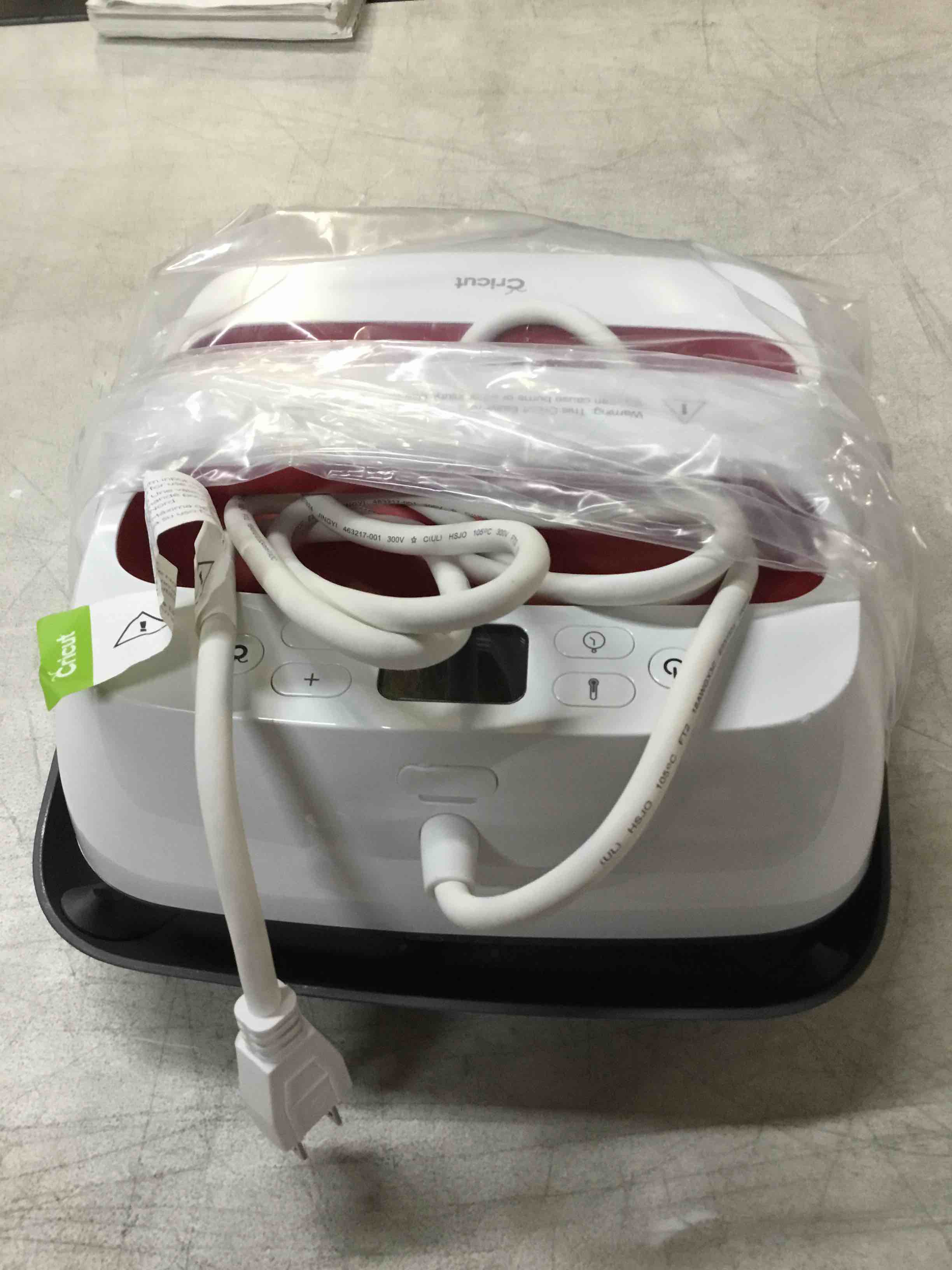 https://s3.amazonaws.com/lotting-images-prod/bidfta/YEL4920978_1697808678304.jpeg