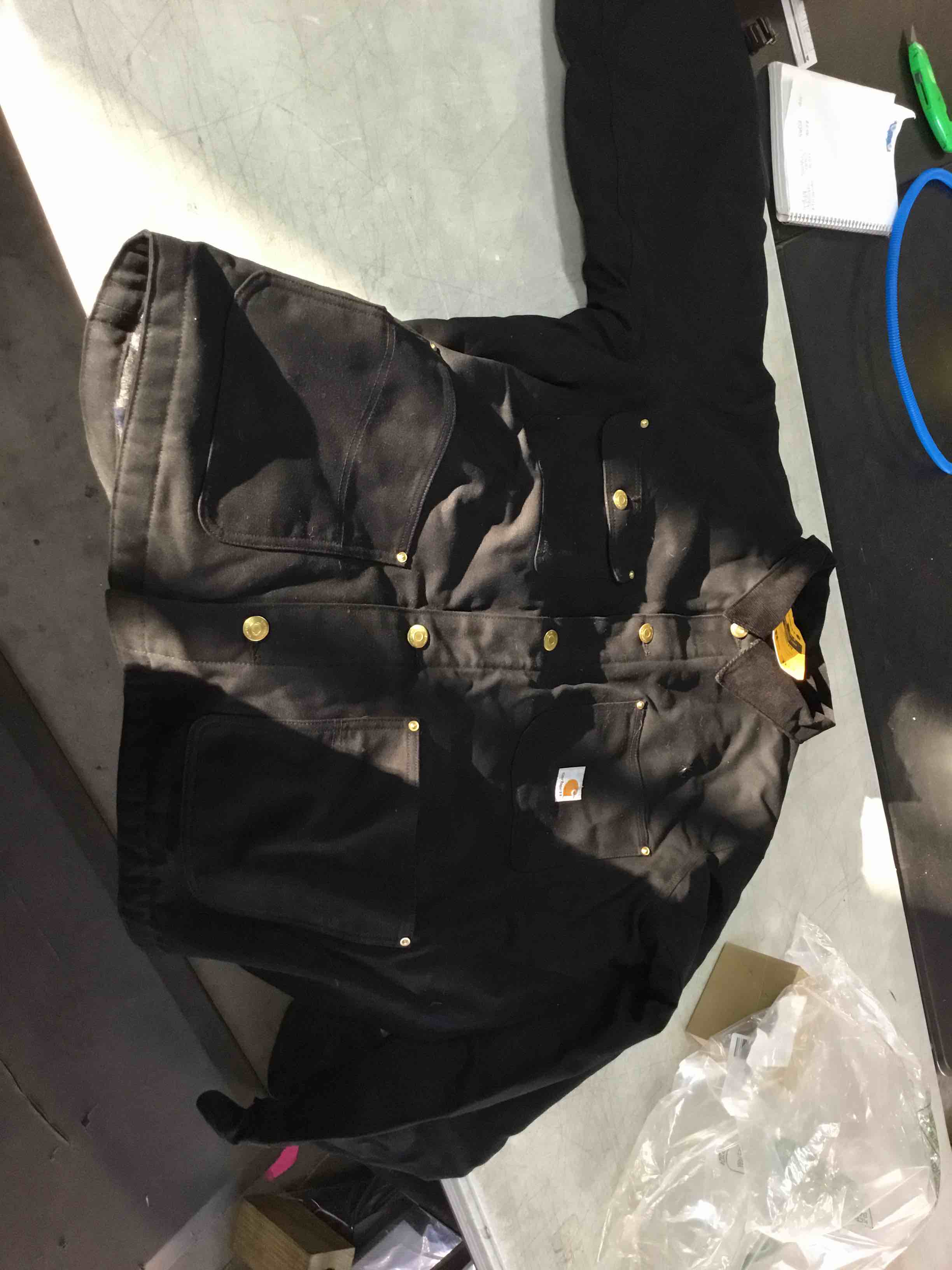 https://s3.amazonaws.com/lotting-images-prod/bidfta/YEL4921591_1699564969299.jpeg