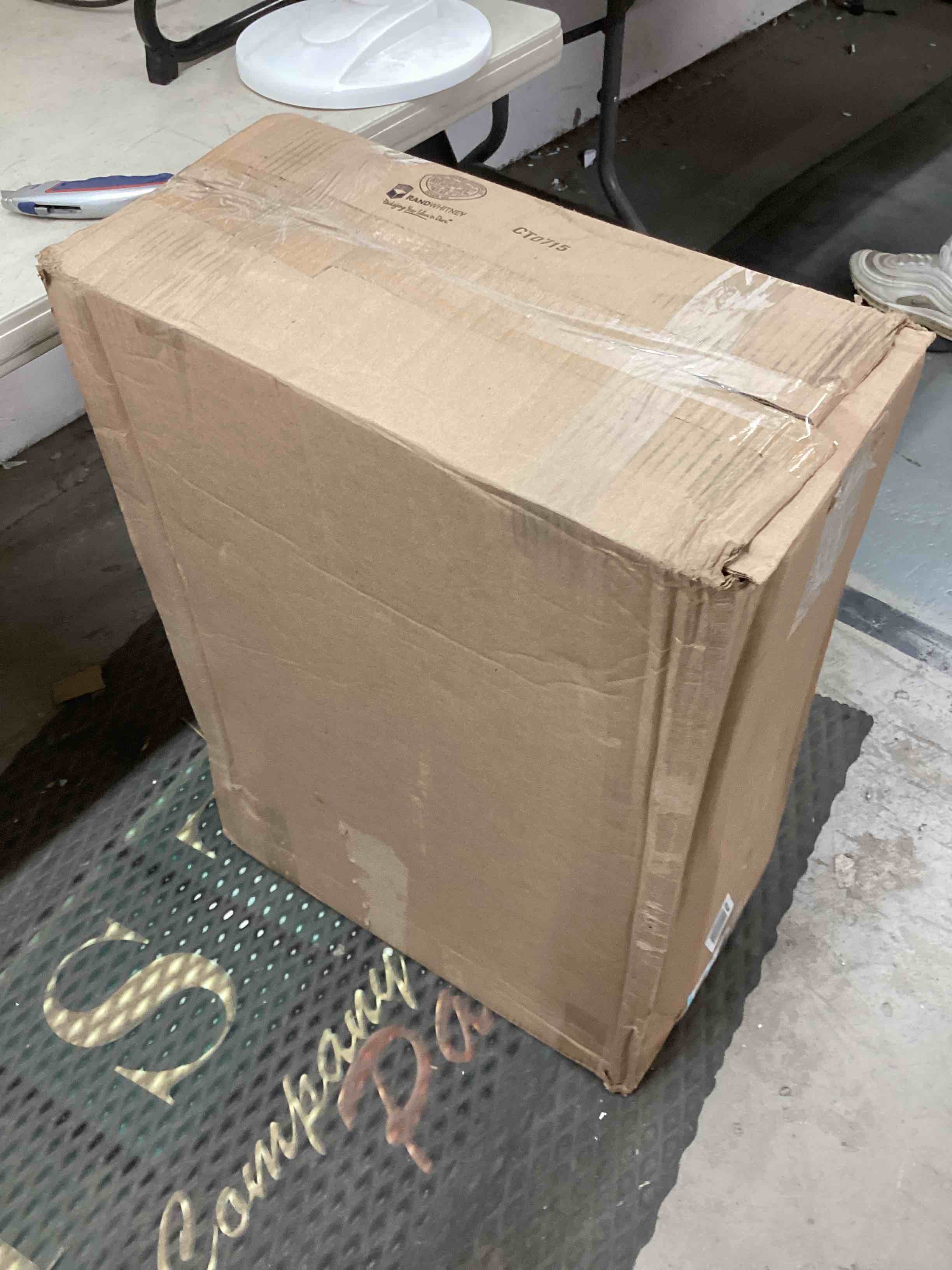 https://s3.amazonaws.com/lotting-images-prod/bidfta/YEL4922729_1694038514734.jpeg