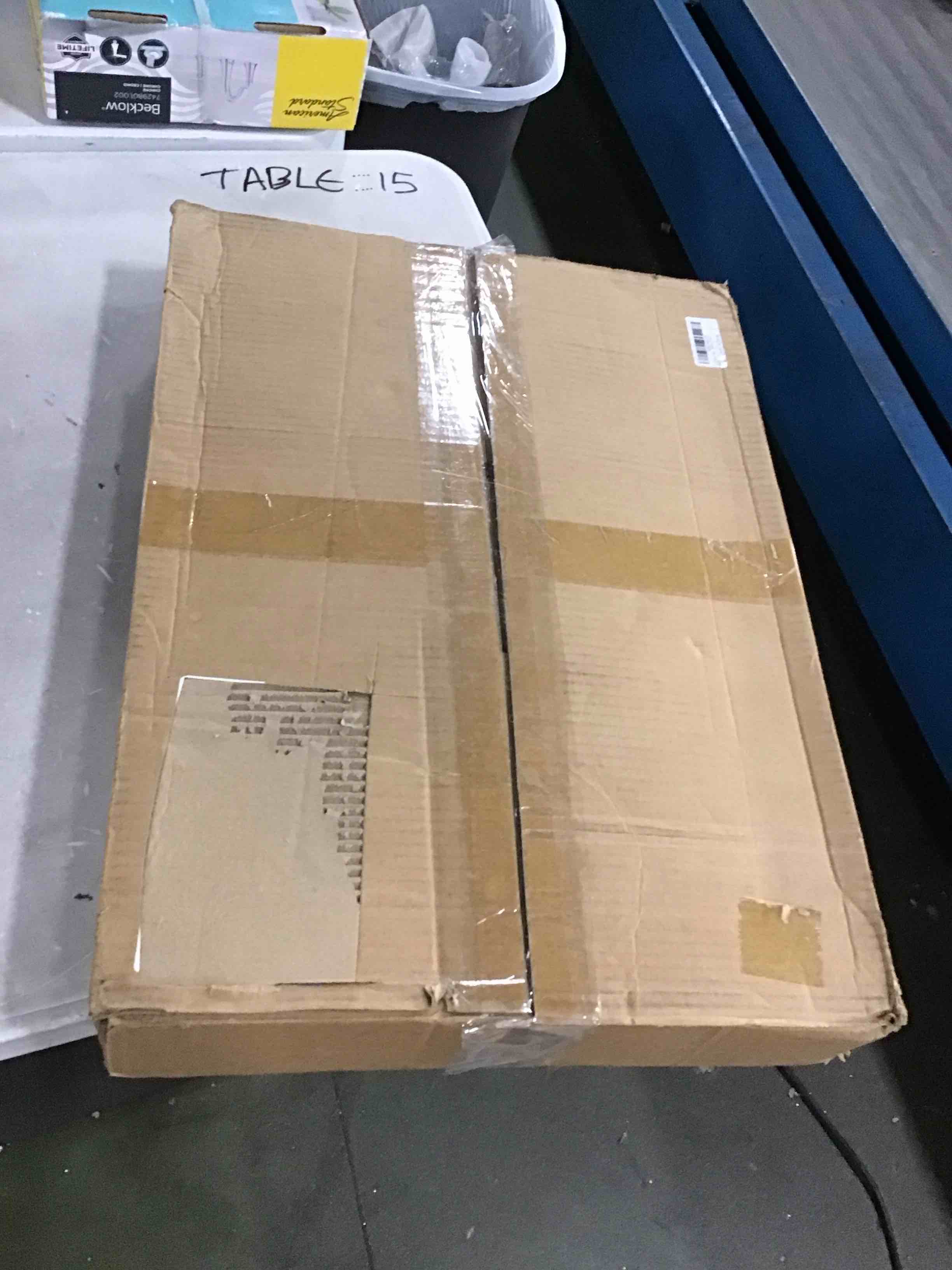 https://s3.amazonaws.com/lotting-images-prod/bidfta/YEL4925400_1721348578622.jpeg