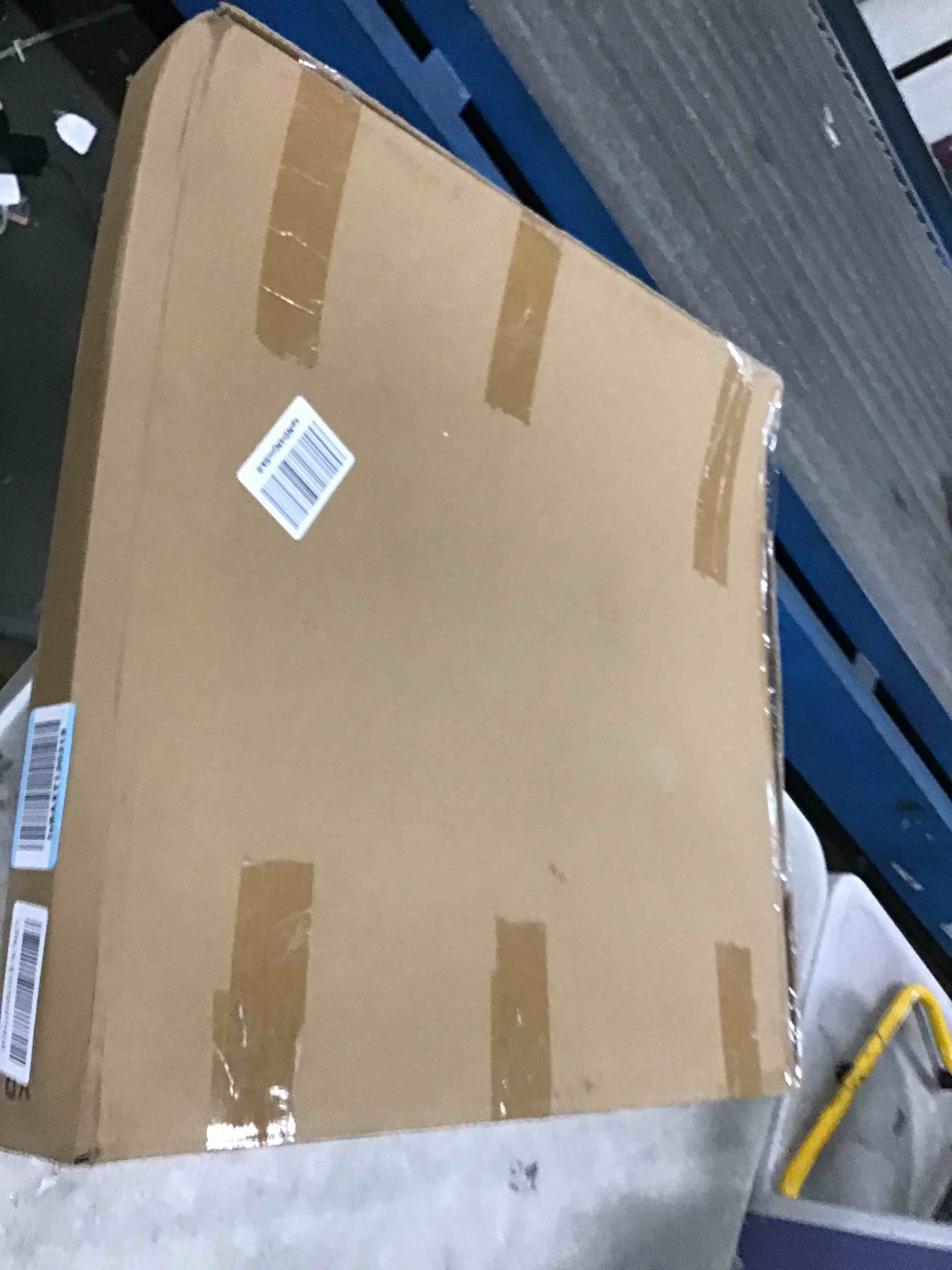 https://s3.amazonaws.com/lotting-images-prod/bidfta/YEL4927510_1721241797801.jpeg