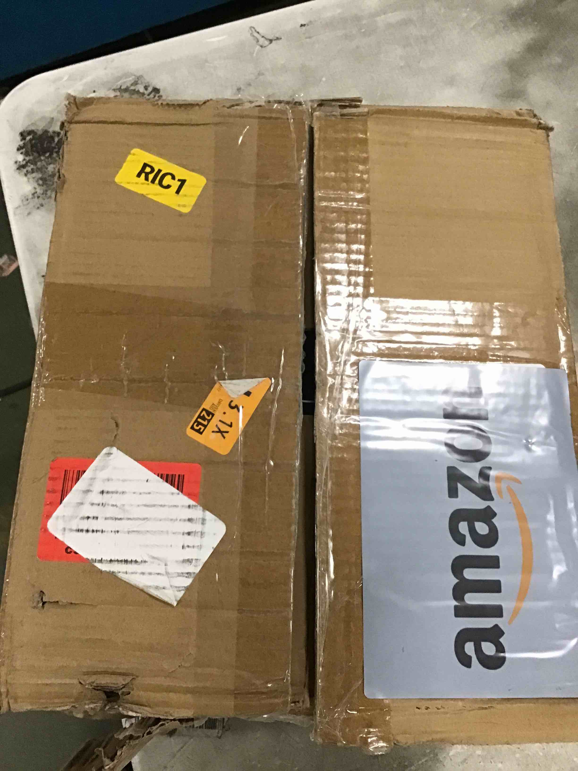 https://s3.amazonaws.com/lotting-images-prod/bidfta/YEL4927658_1721264152331.jpeg