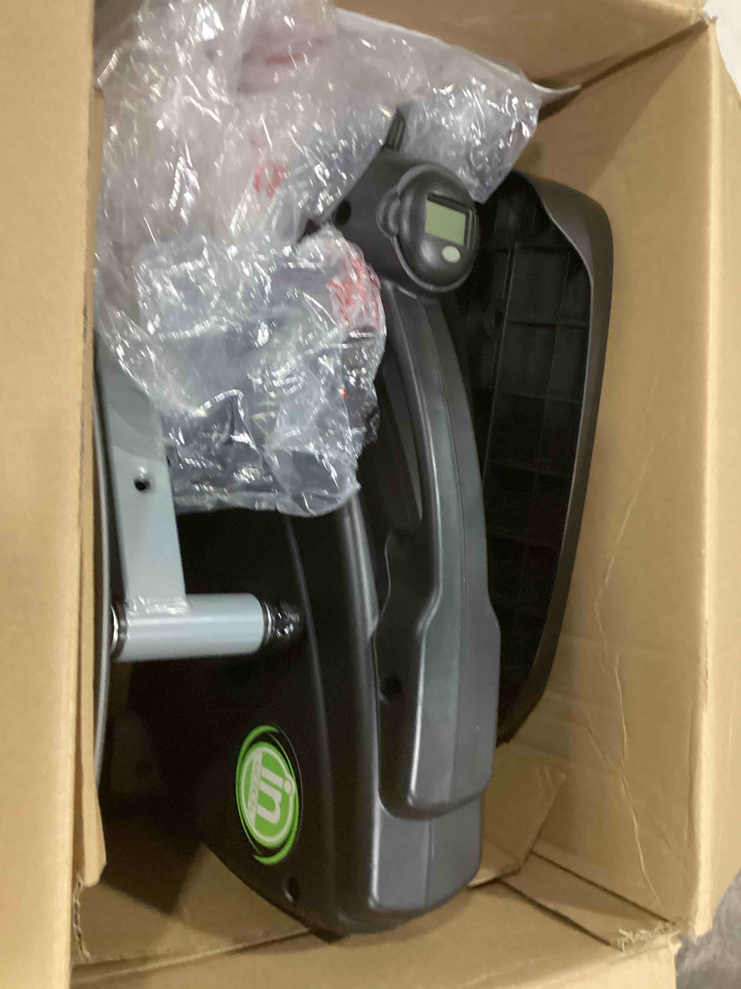 https://s3.amazonaws.com/lotting-images-prod/bidfta/YEL4928207_1727706924581.jpeg