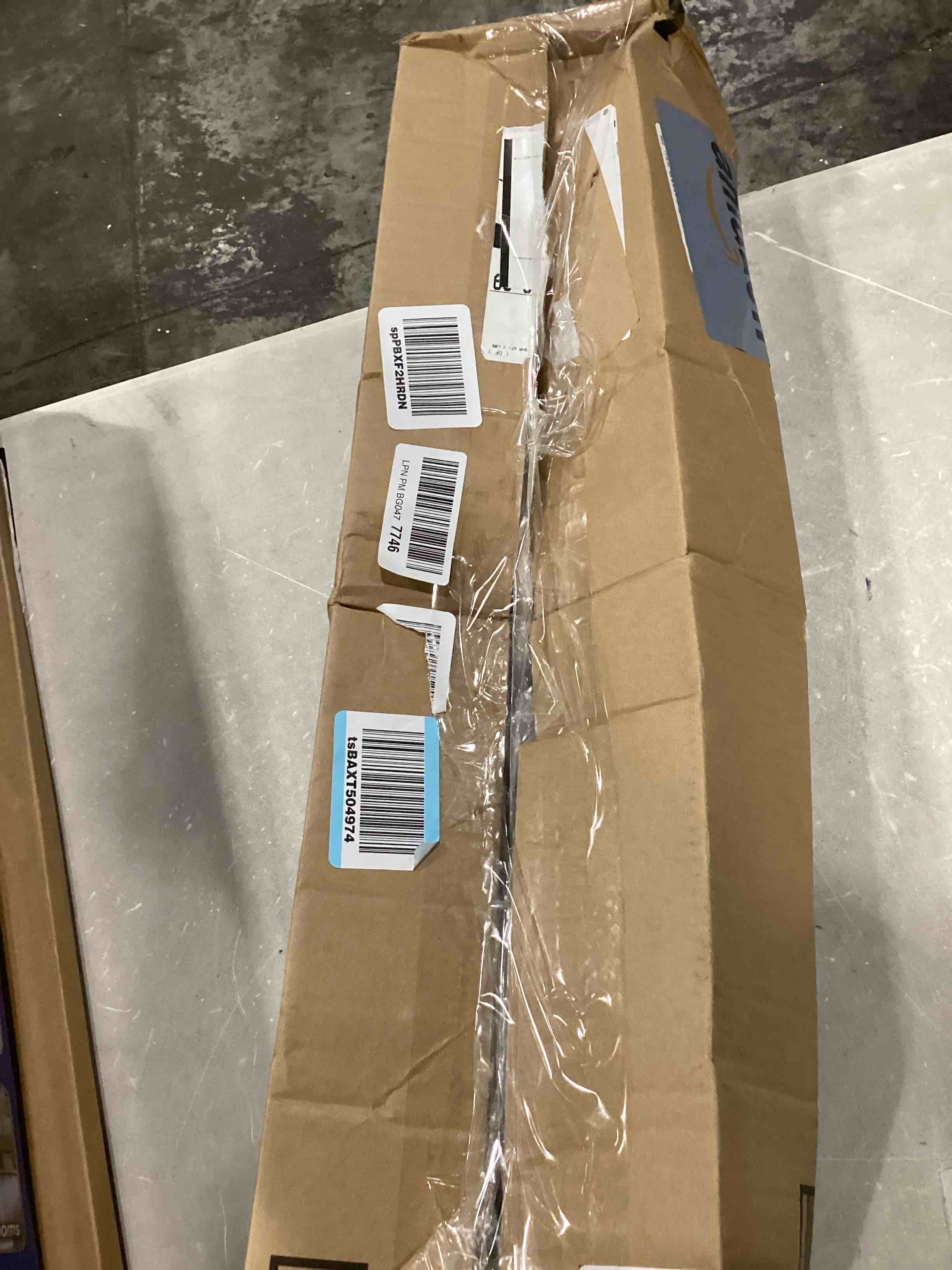 https://s3.amazonaws.com/lotting-images-prod/bidfta/YEL4928403_1727787101038.jpeg
