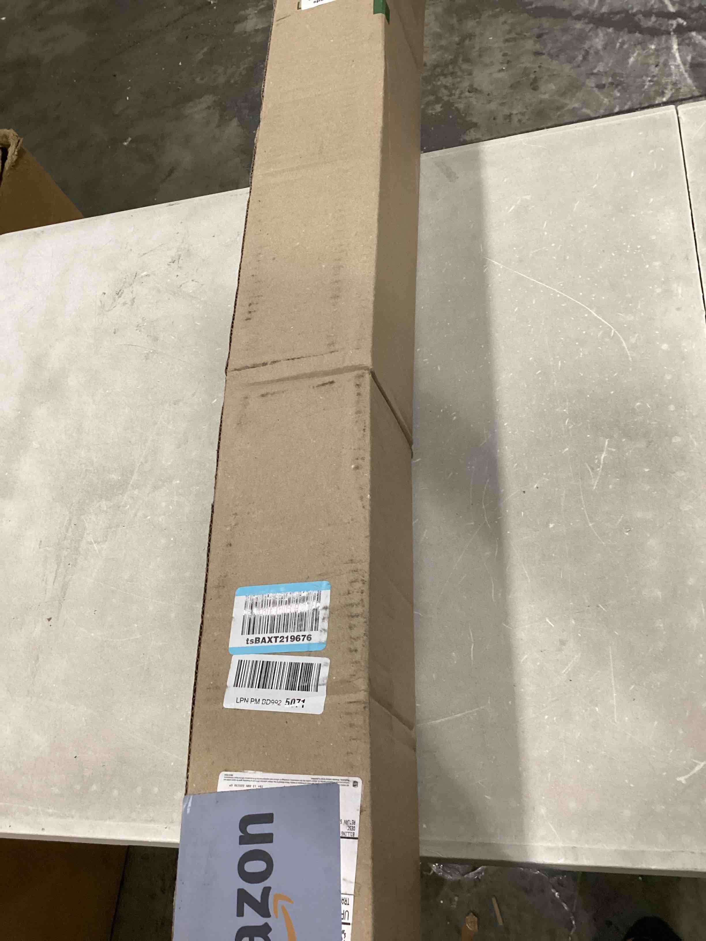 https://s3.amazonaws.com/lotting-images-prod/bidfta/YEL4928410_1727787917898.jpeg