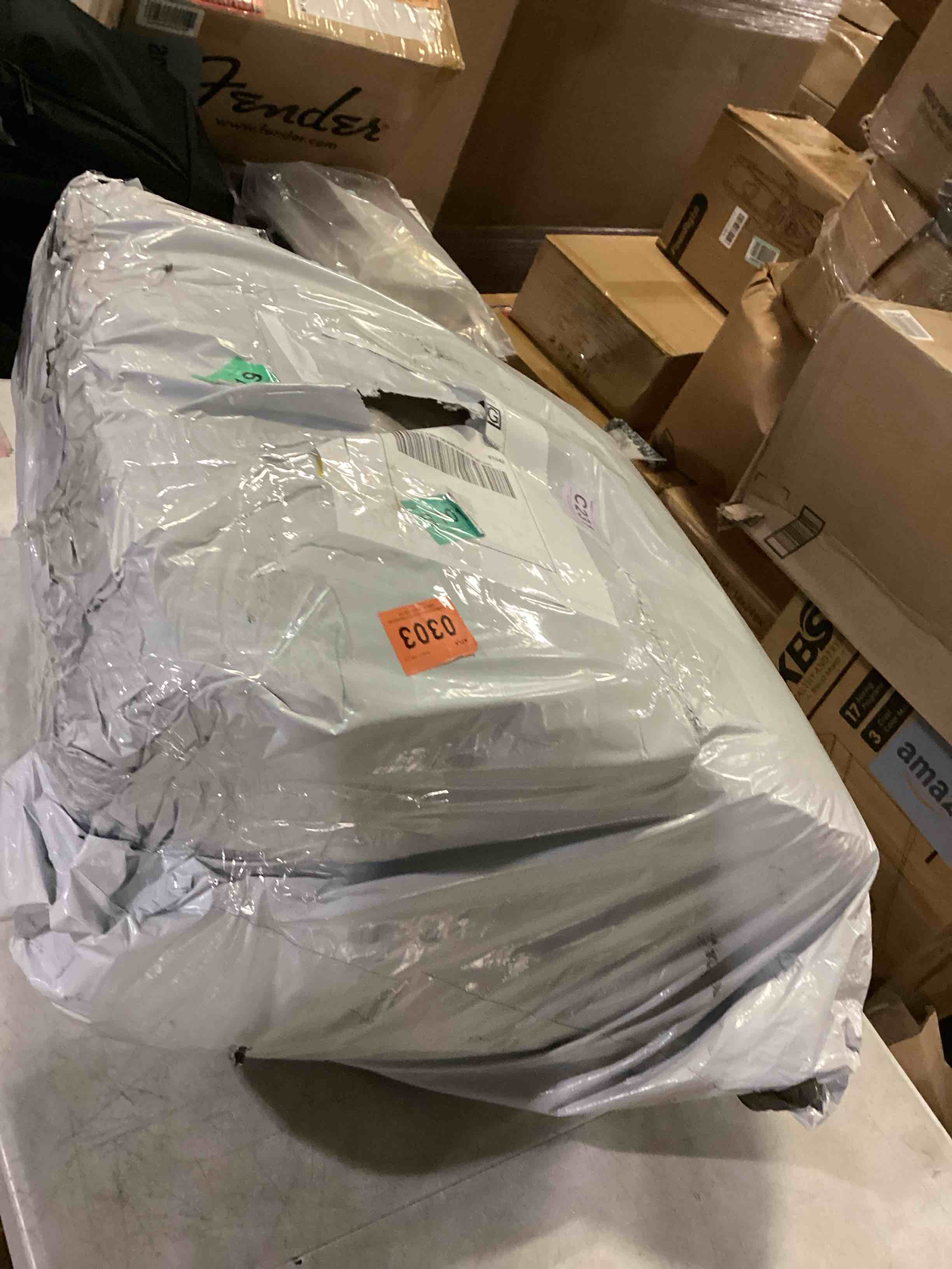 https://s3.amazonaws.com/lotting-images-prod/bidfta/YEL4929456_1725557921212.jpeg