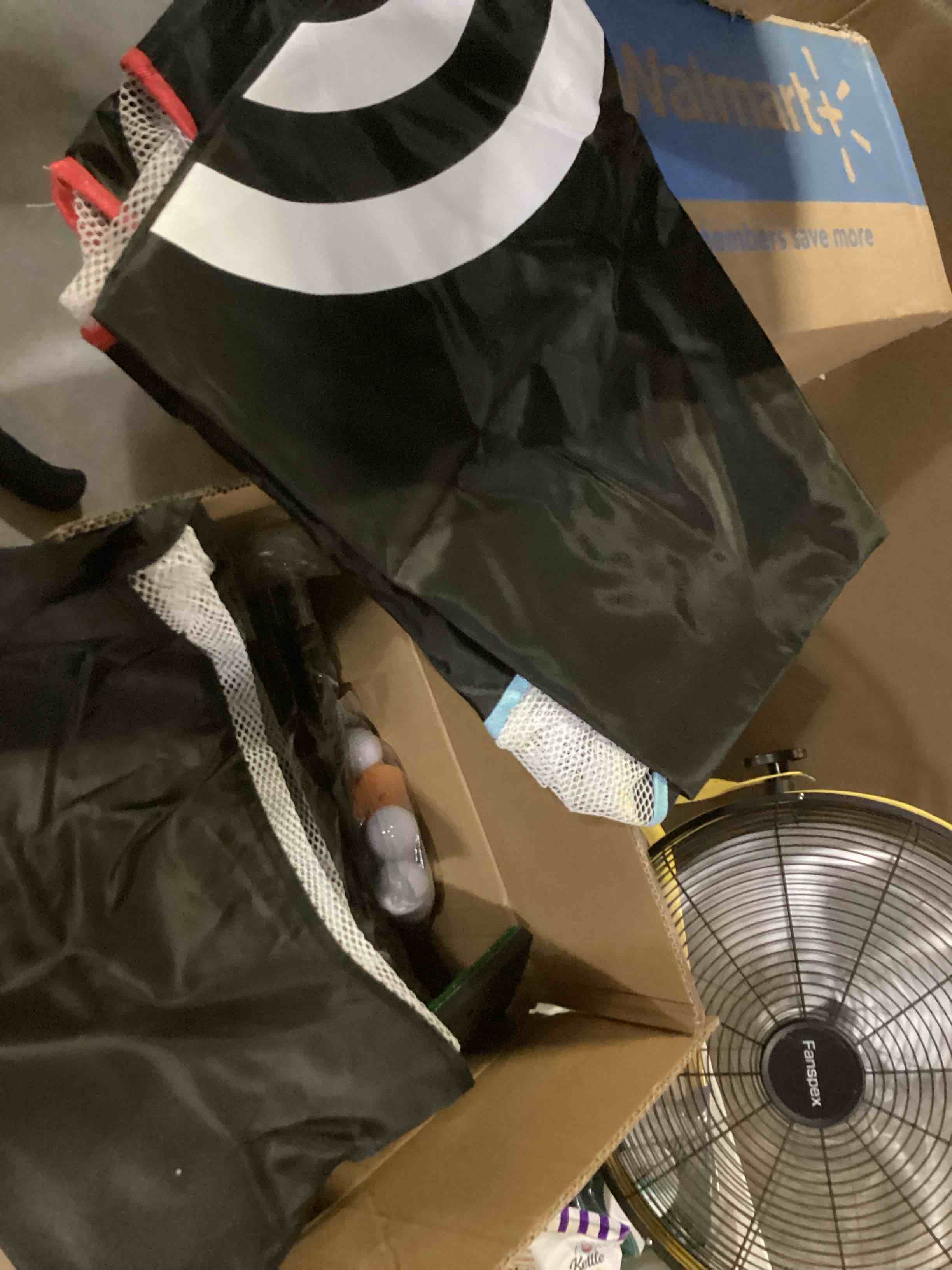 https://s3.amazonaws.com/lotting-images-prod/bidfta/YEL4929561_1725640965370.jpeg