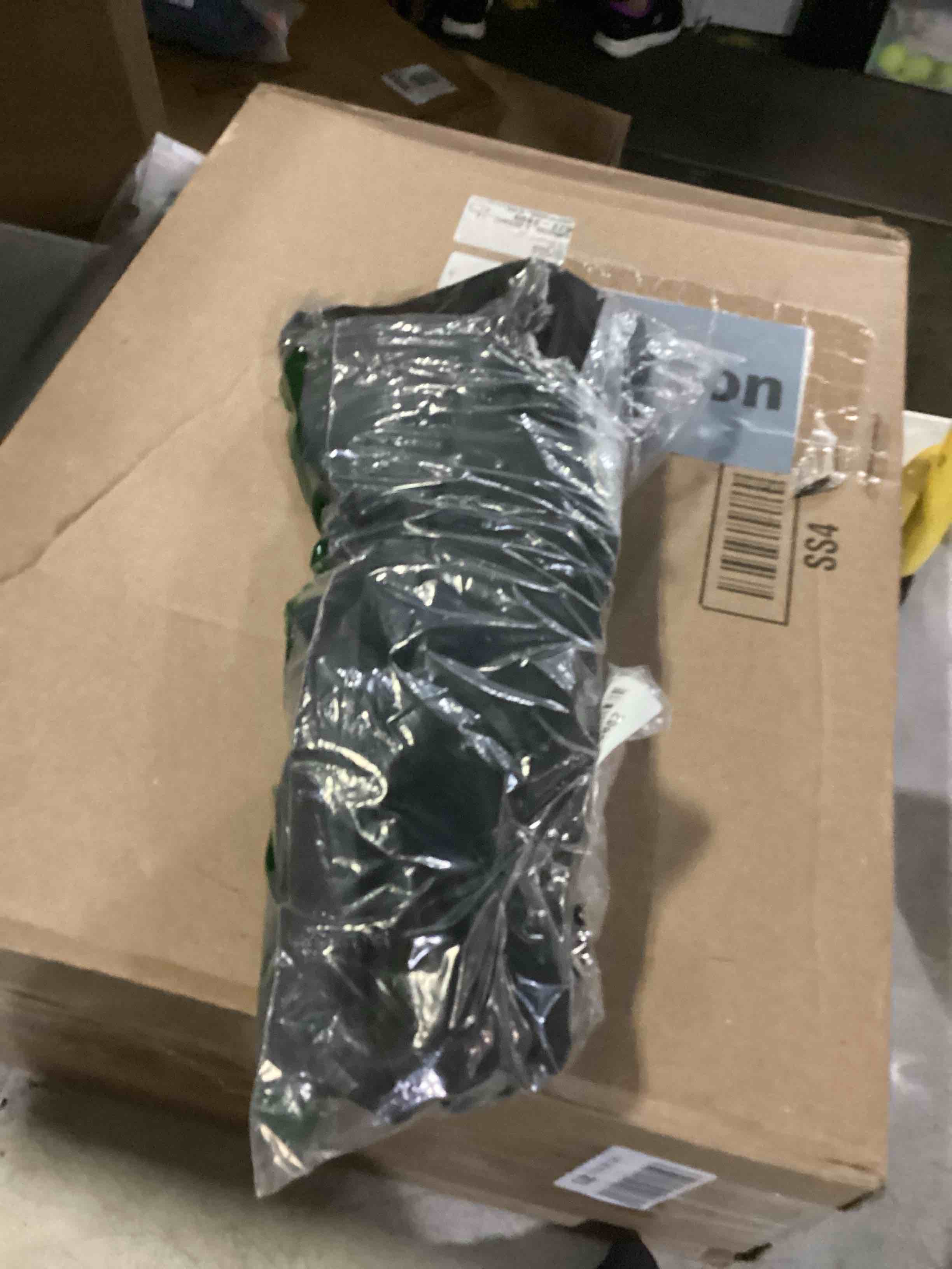 https://s3.amazonaws.com/lotting-images-prod/bidfta/YEL4929683_1725894249905.jpeg