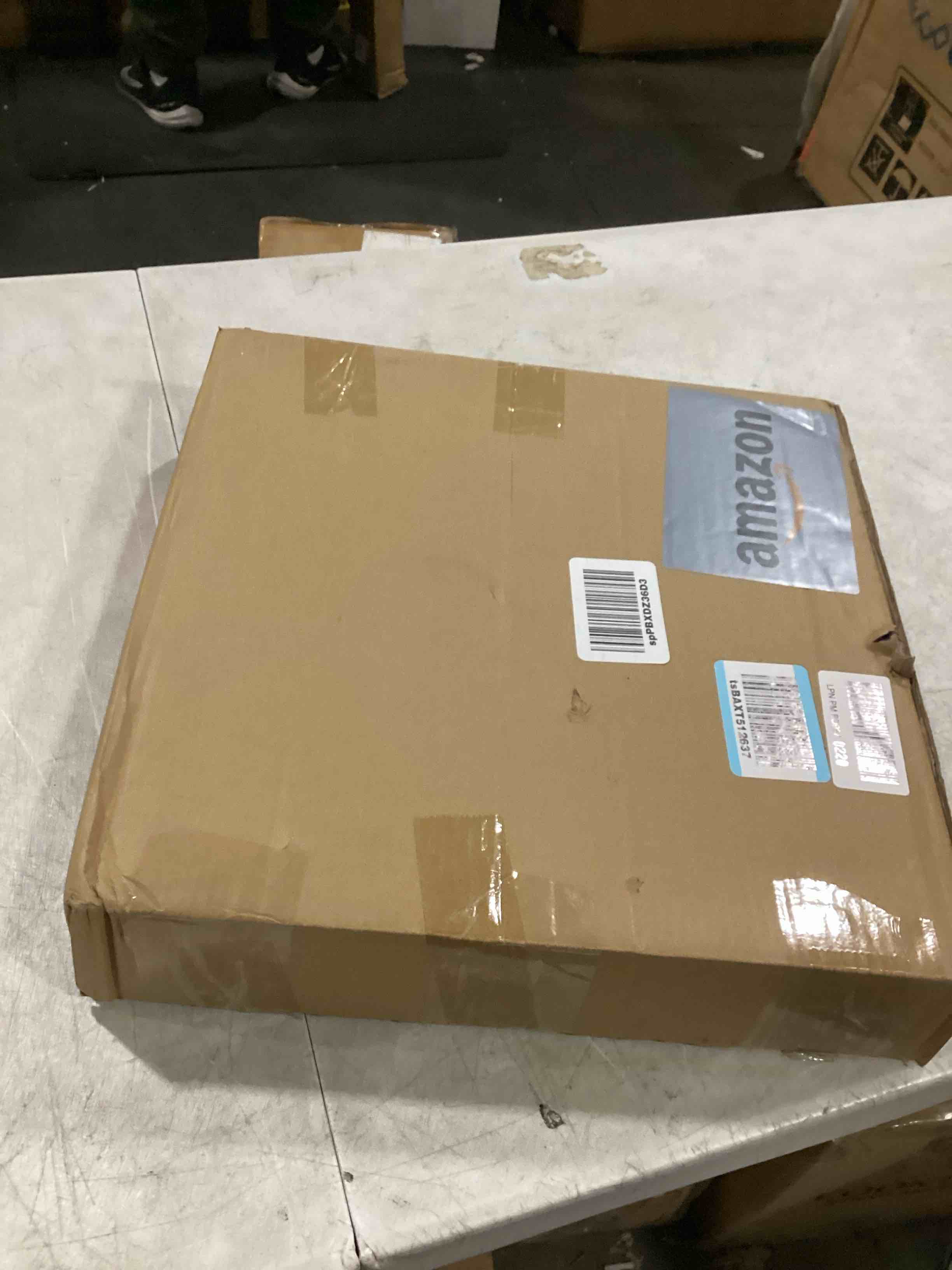 https://s3.amazonaws.com/lotting-images-prod/bidfta/YEL4930782_1726764106616.jpeg