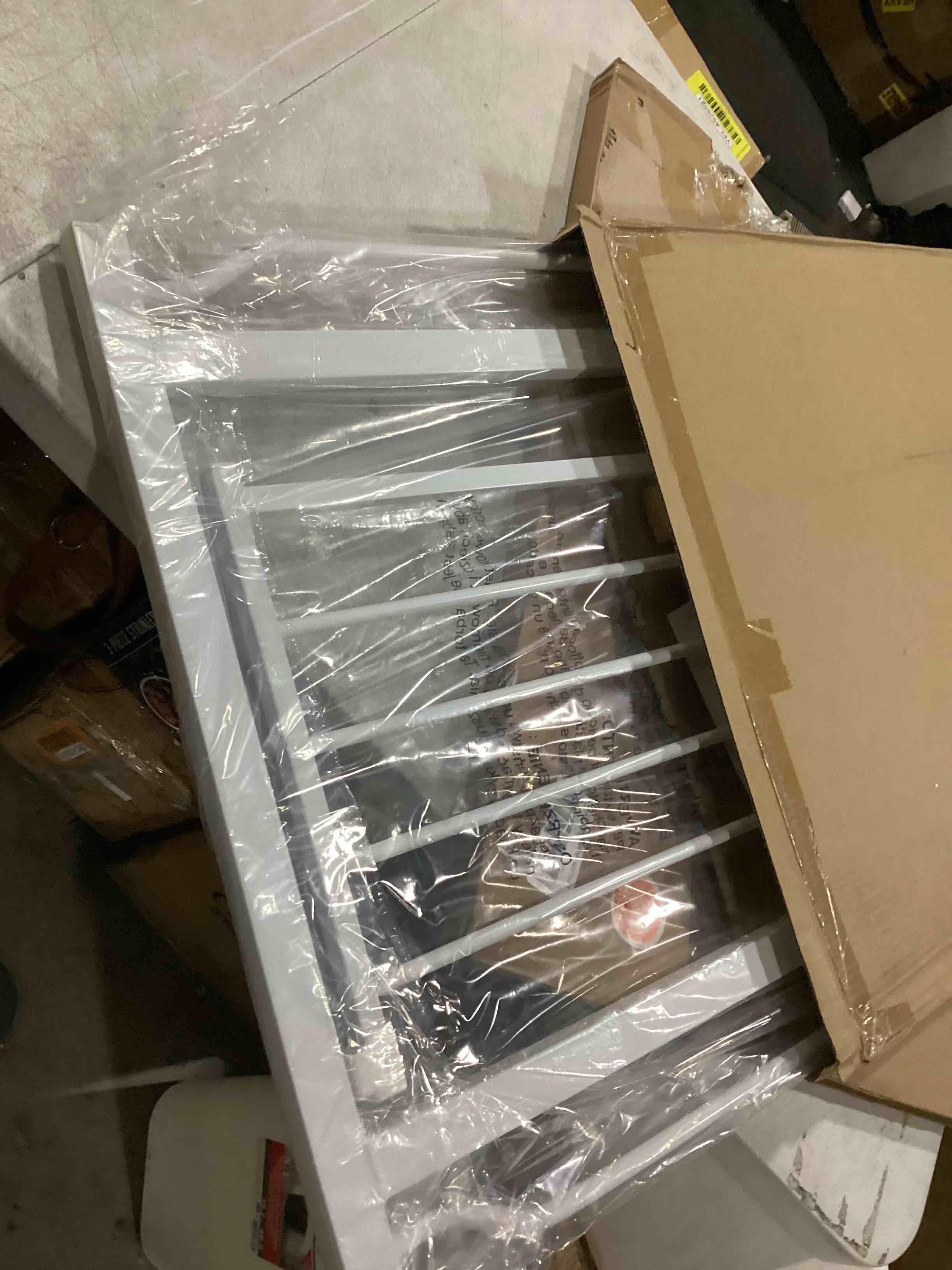 https://s3.amazonaws.com/lotting-images-prod/bidfta/YEL4930880_1726833300528.jpeg
