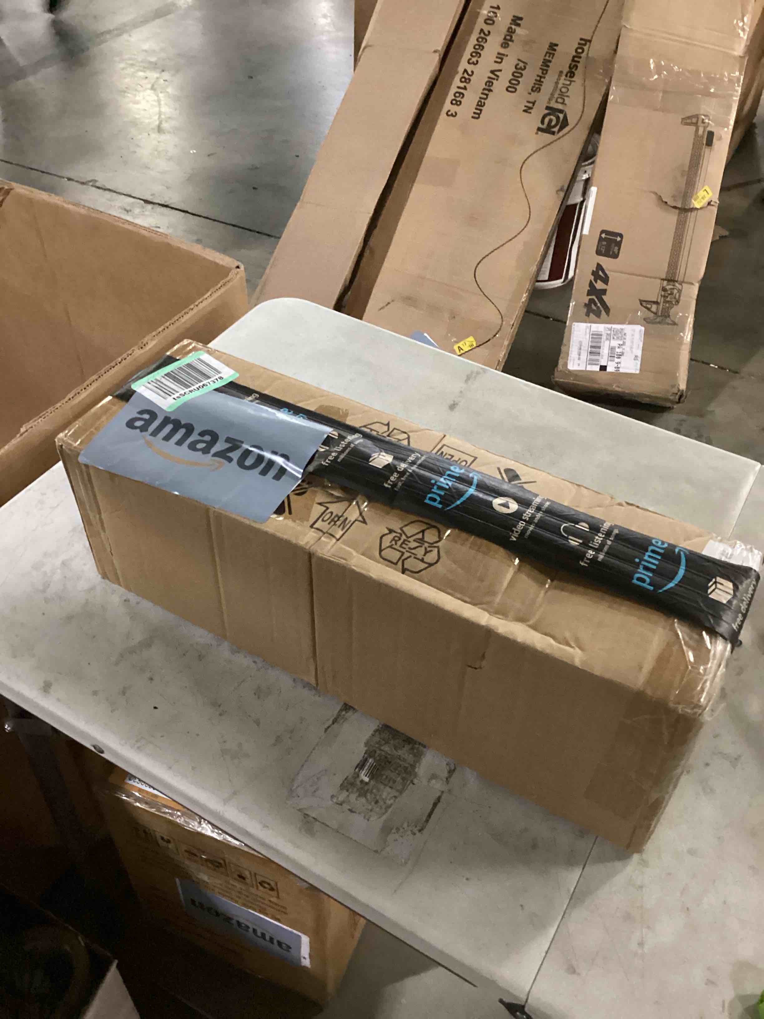 https://s3.amazonaws.com/lotting-images-prod/bidfta/YEL4931740_1726751087321.jpeg