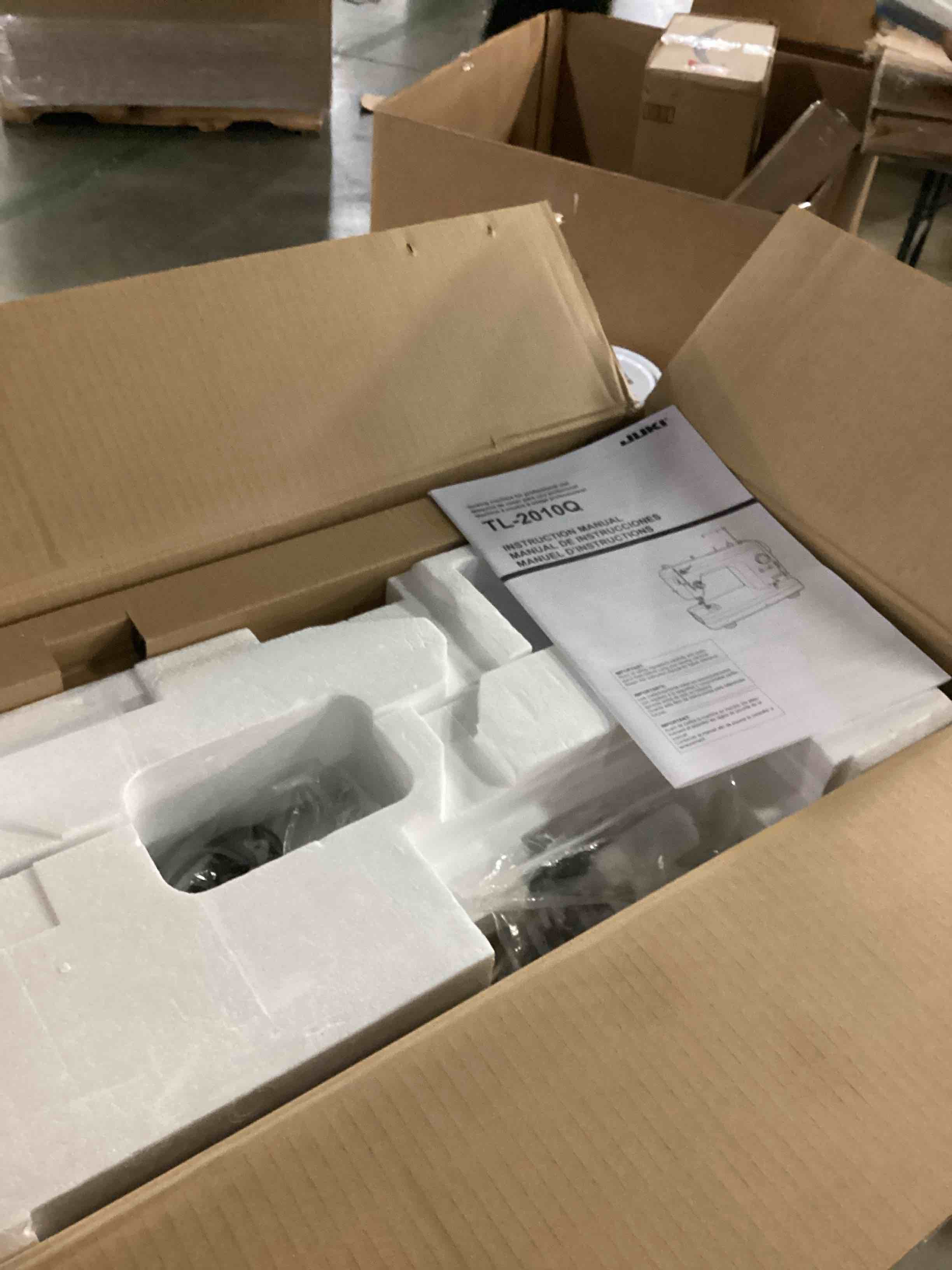 Juki 2010q Sewing and Quilting High Speed SemiIndustrial Machine