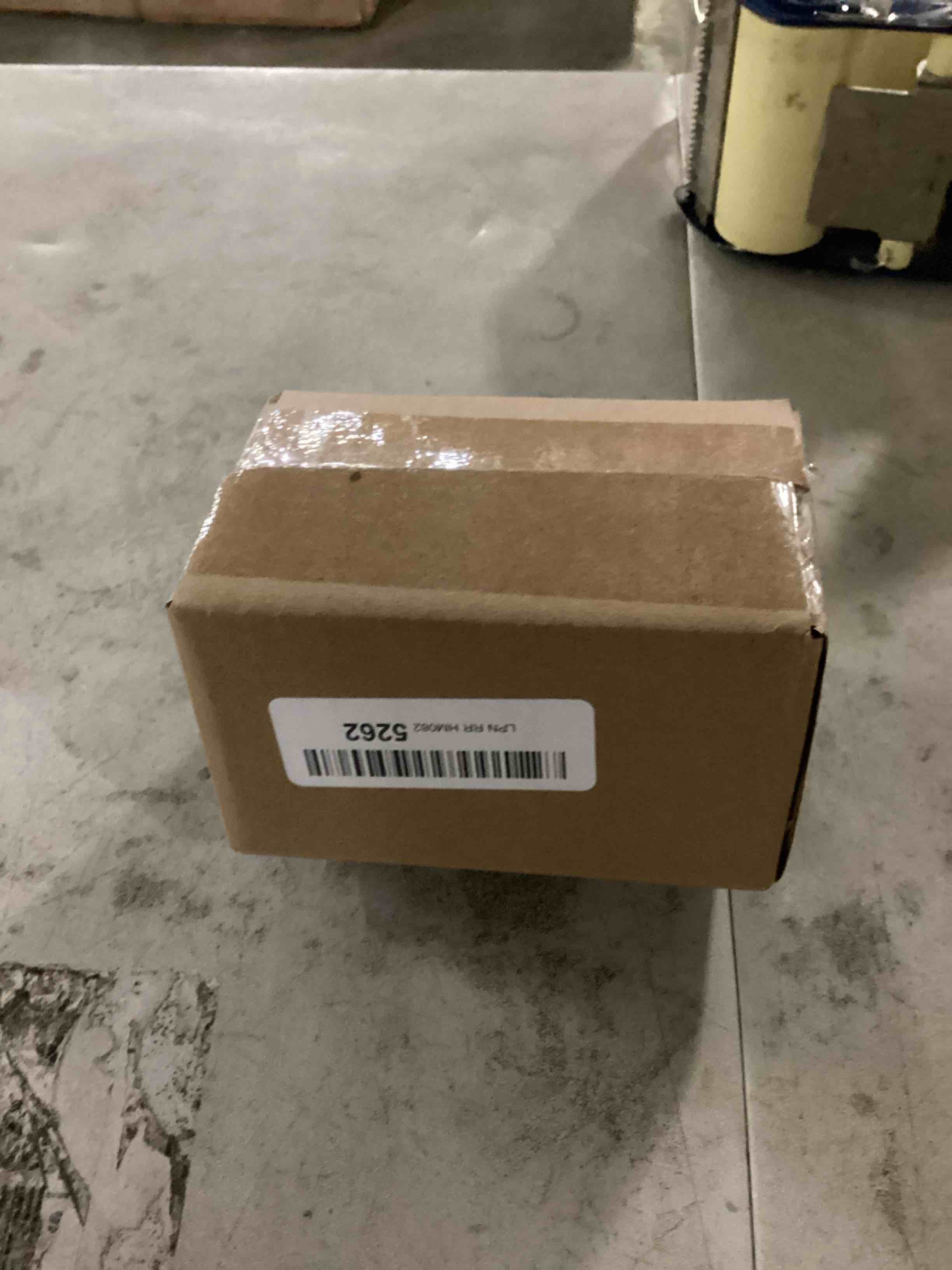 https://s3.amazonaws.com/lotting-images-prod/bidfta/YEL4931902_1726844716086.jpeg