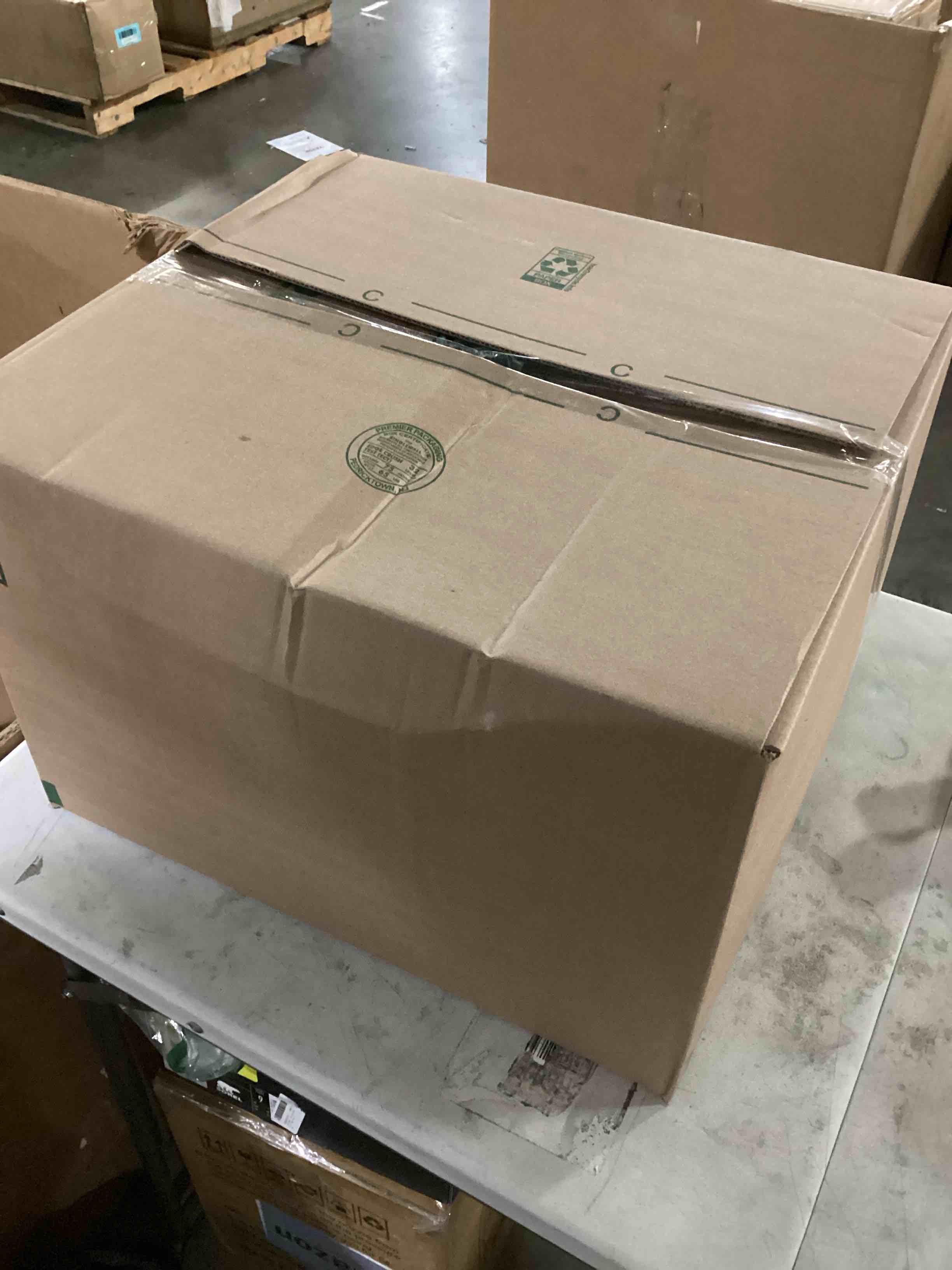 https://s3.amazonaws.com/lotting-images-prod/bidfta/YEL4931930_1726851472229.jpeg