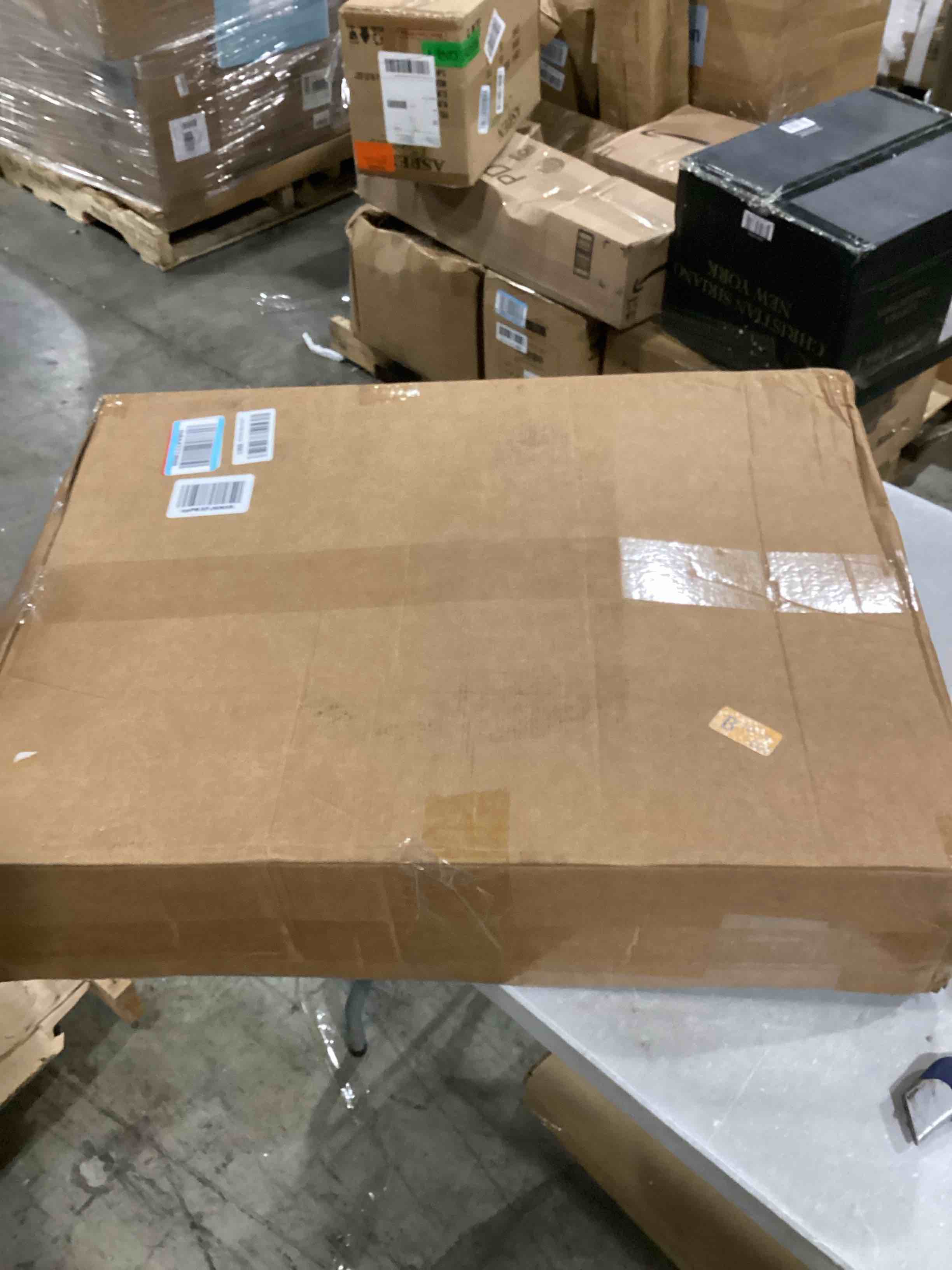 https://s3.amazonaws.com/lotting-images-prod/bidfta/YEL4932832_1727786732210.jpeg