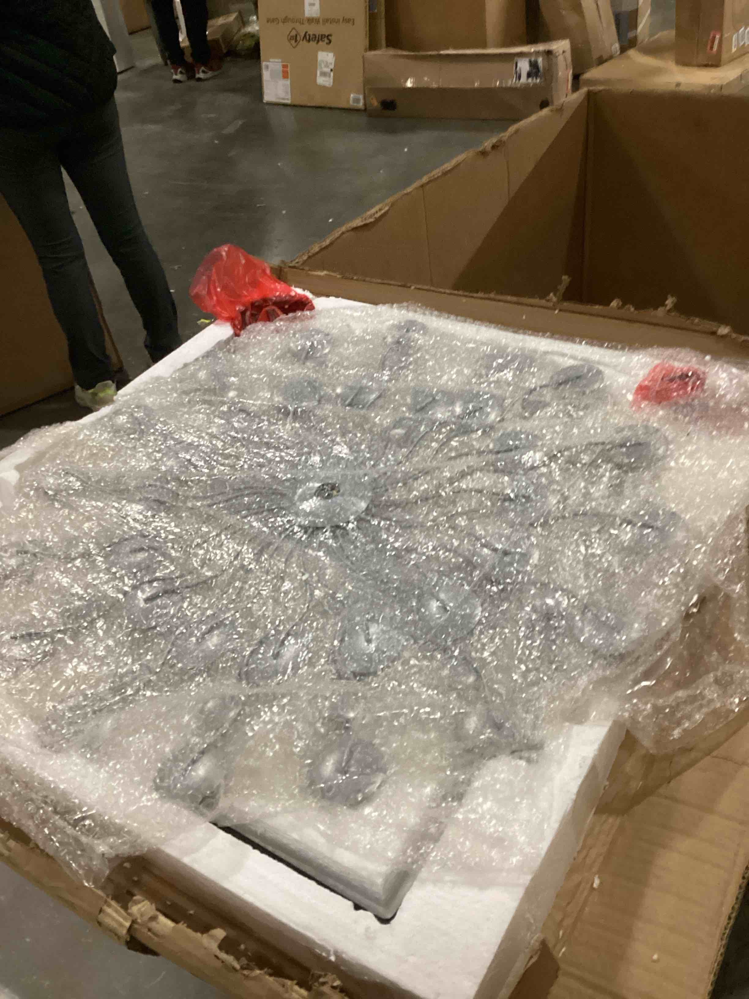 https://s3.amazonaws.com/lotting-images-prod/bidfta/YEL4933243_1728570337442.jpeg
