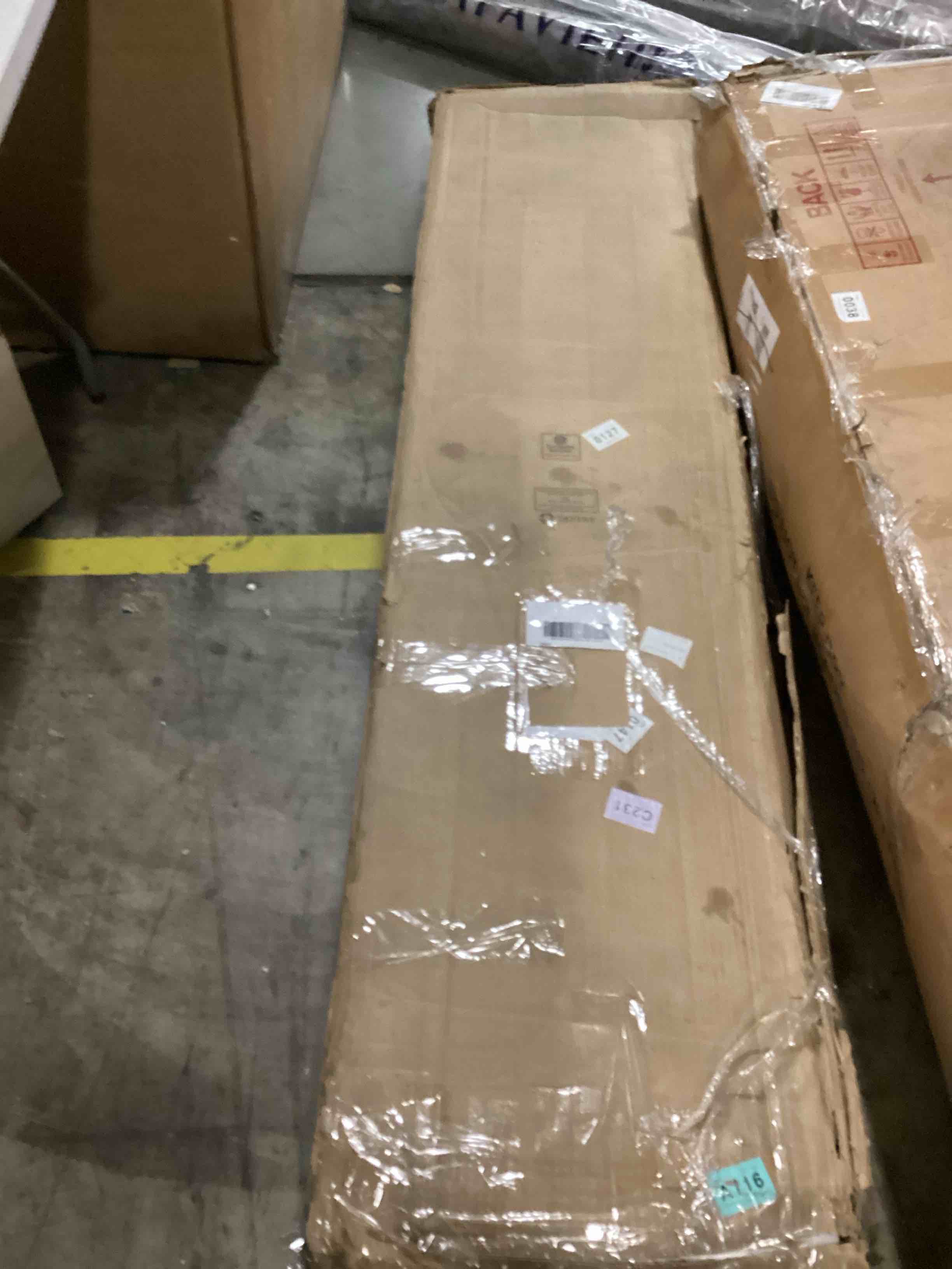 https://s3.amazonaws.com/lotting-images-prod/bidfta/YEL4933246_1728571710692.jpeg