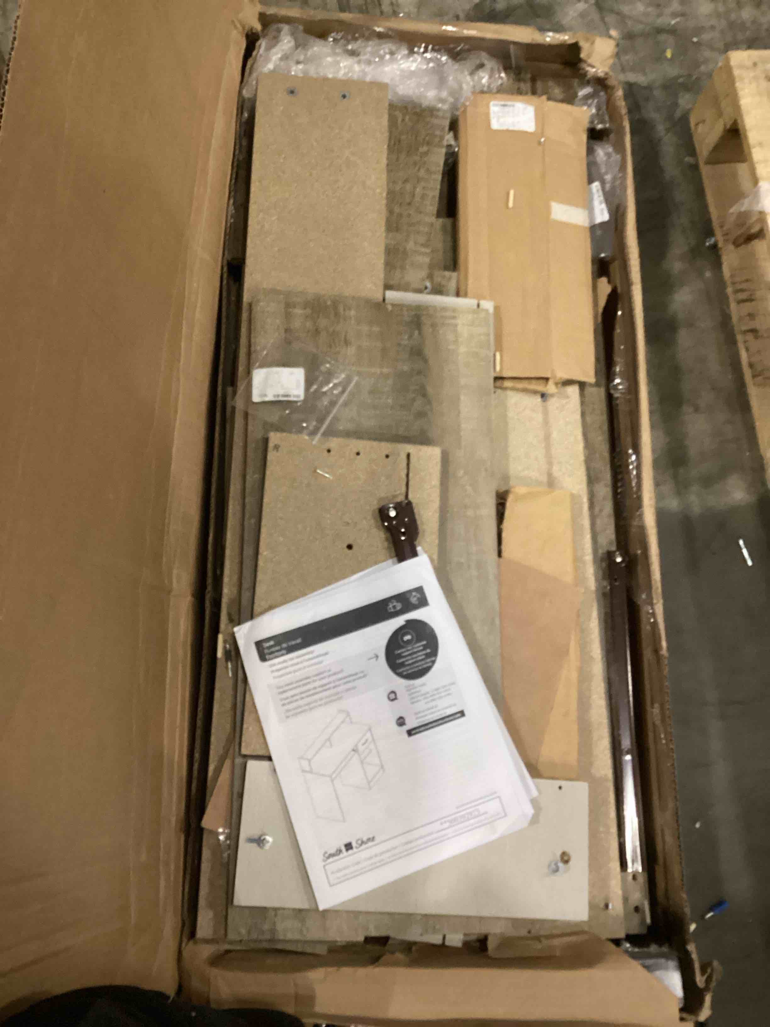 https://s3.amazonaws.com/lotting-images-prod/bidfta/YEL4933252_1728574809141.jpeg