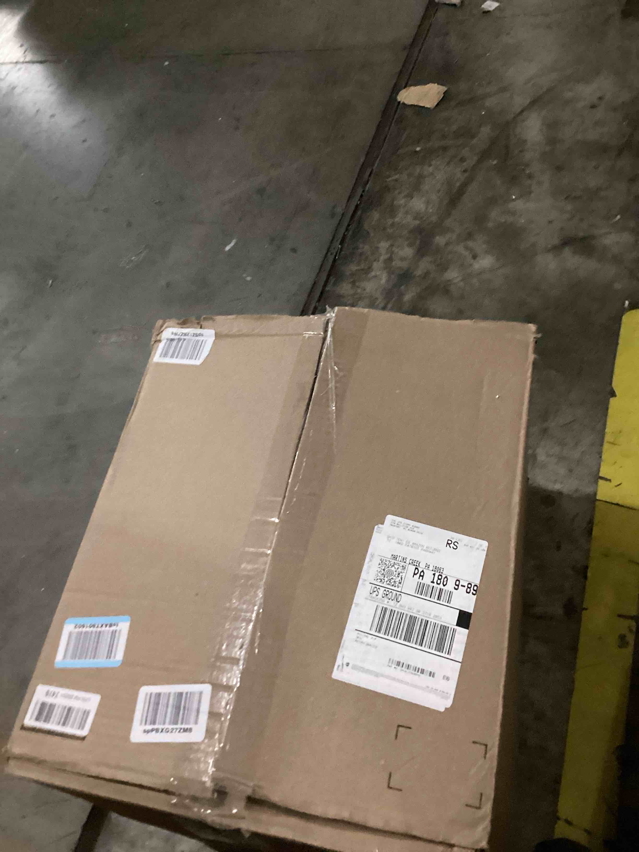 https://s3.amazonaws.com/lotting-images-prod/bidfta/YEL4933305_1728664658227.jpeg