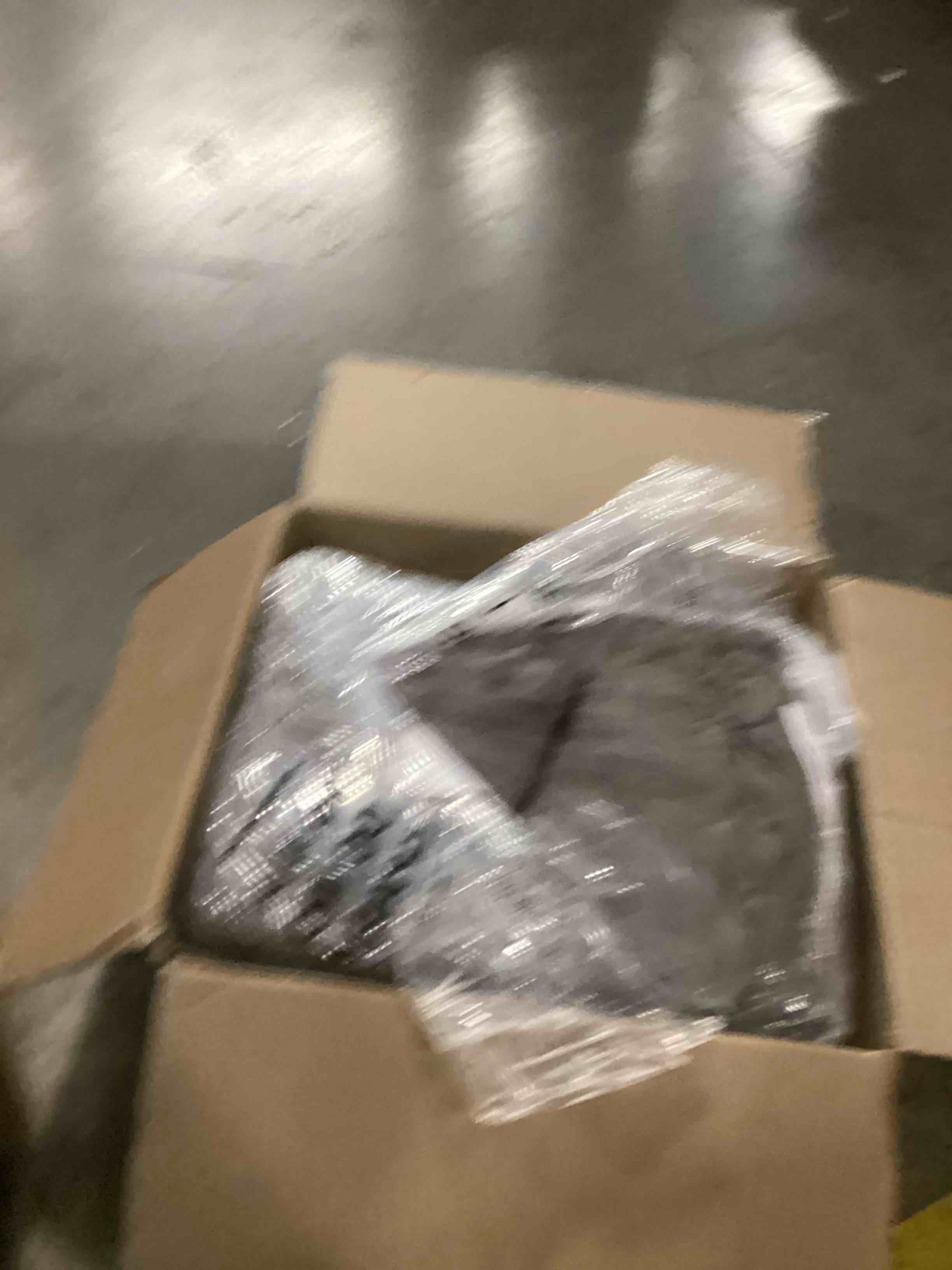 https://s3.amazonaws.com/lotting-images-prod/bidfta/YEL4933305_1728664730056.jpeg