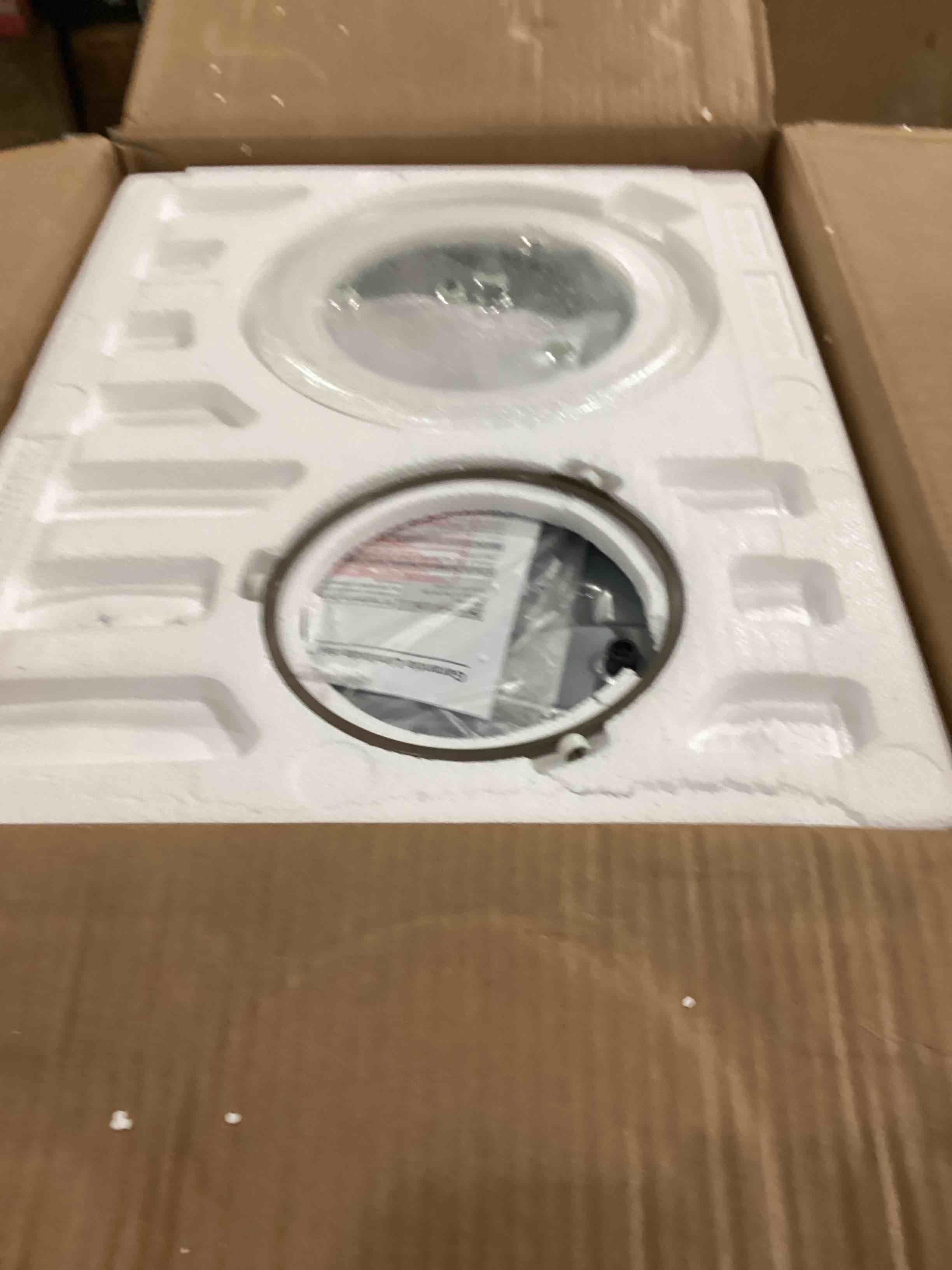 https://s3.amazonaws.com/lotting-images-prod/bidfta/YEL4933357_1728908570164.jpeg
