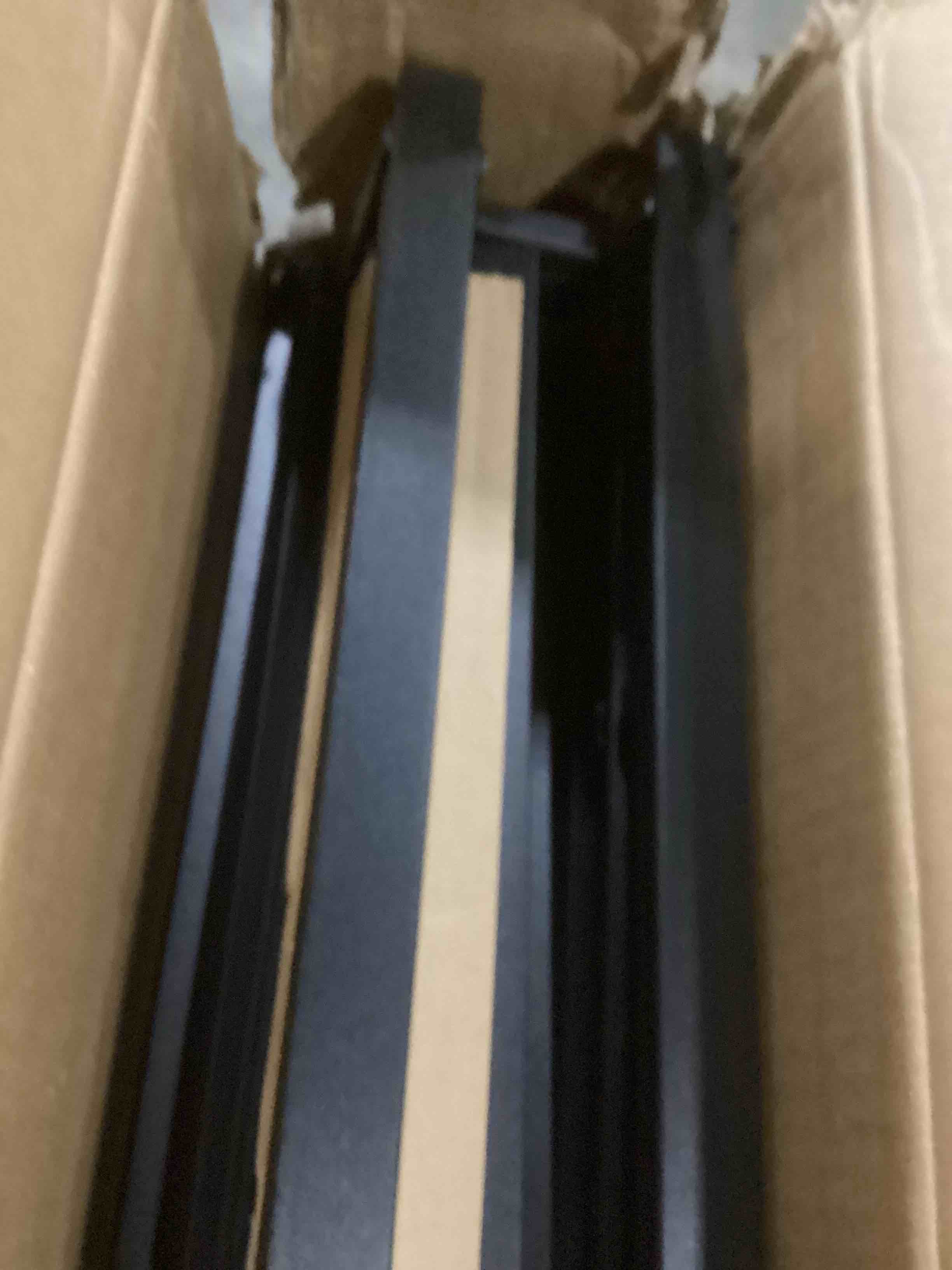 https://s3.amazonaws.com/lotting-images-prod/bidfta/YEL4933830_1737131652232.jpeg