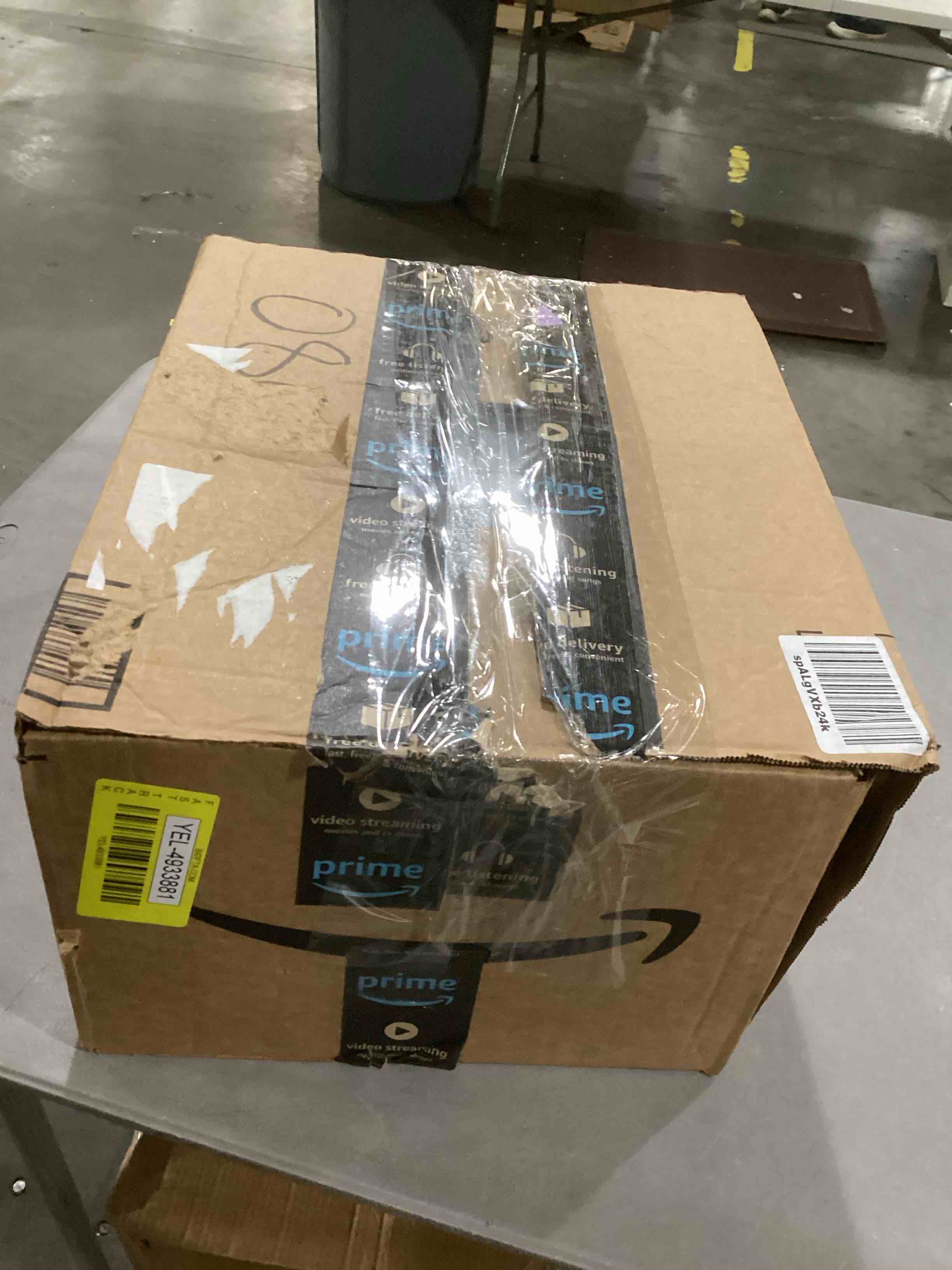 https://s3.amazonaws.com/lotting-images-prod/bidfta/YEL4933881_1737376295912.jpeg