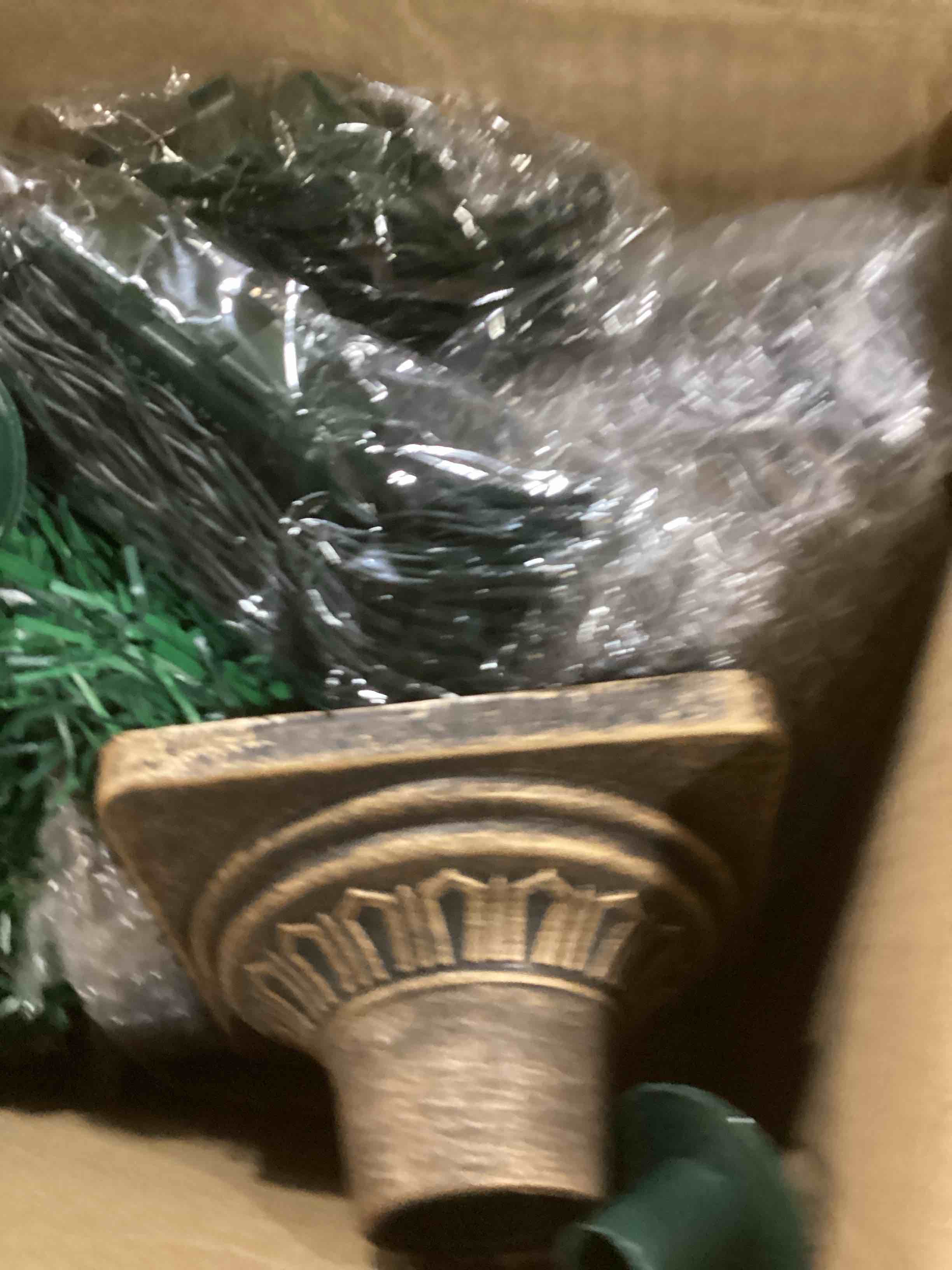 https://s3.amazonaws.com/lotting-images-prod/bidfta/YEL4933910_1737383890016.jpeg