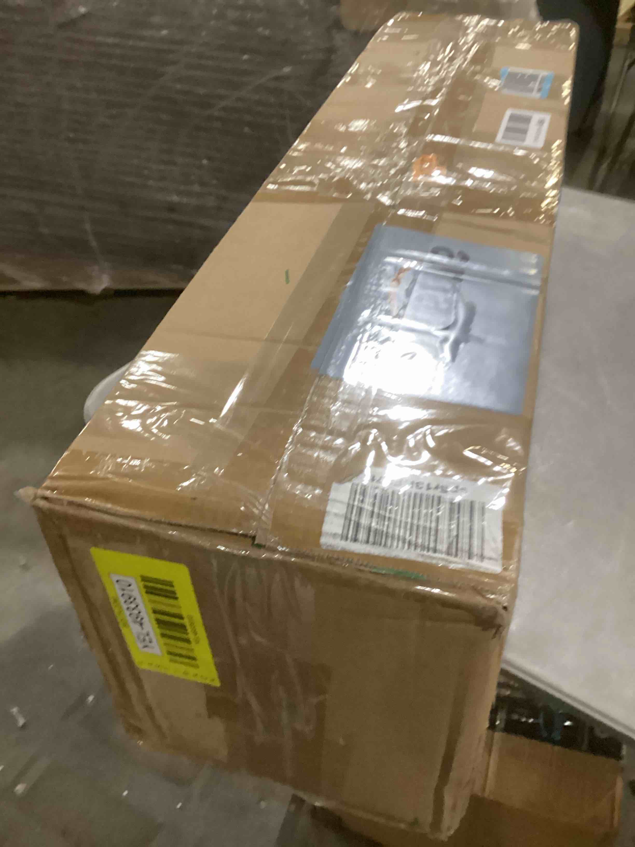 https://s3.amazonaws.com/lotting-images-prod/bidfta/YEL4933910_1737383920967.jpeg