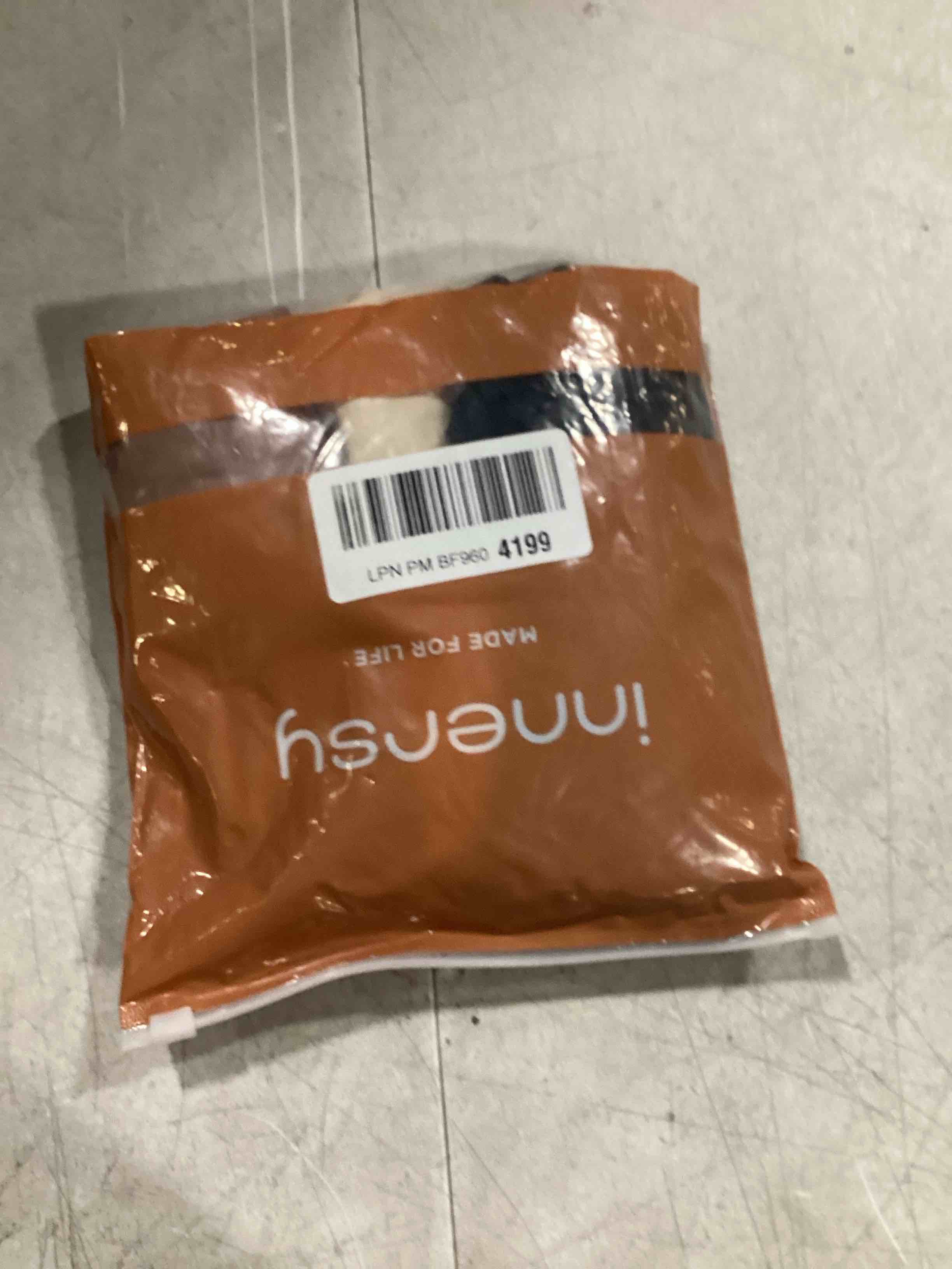 https://s3.amazonaws.com/lotting-images-prod/bidfta/YEL4934001_1726846540524.jpeg