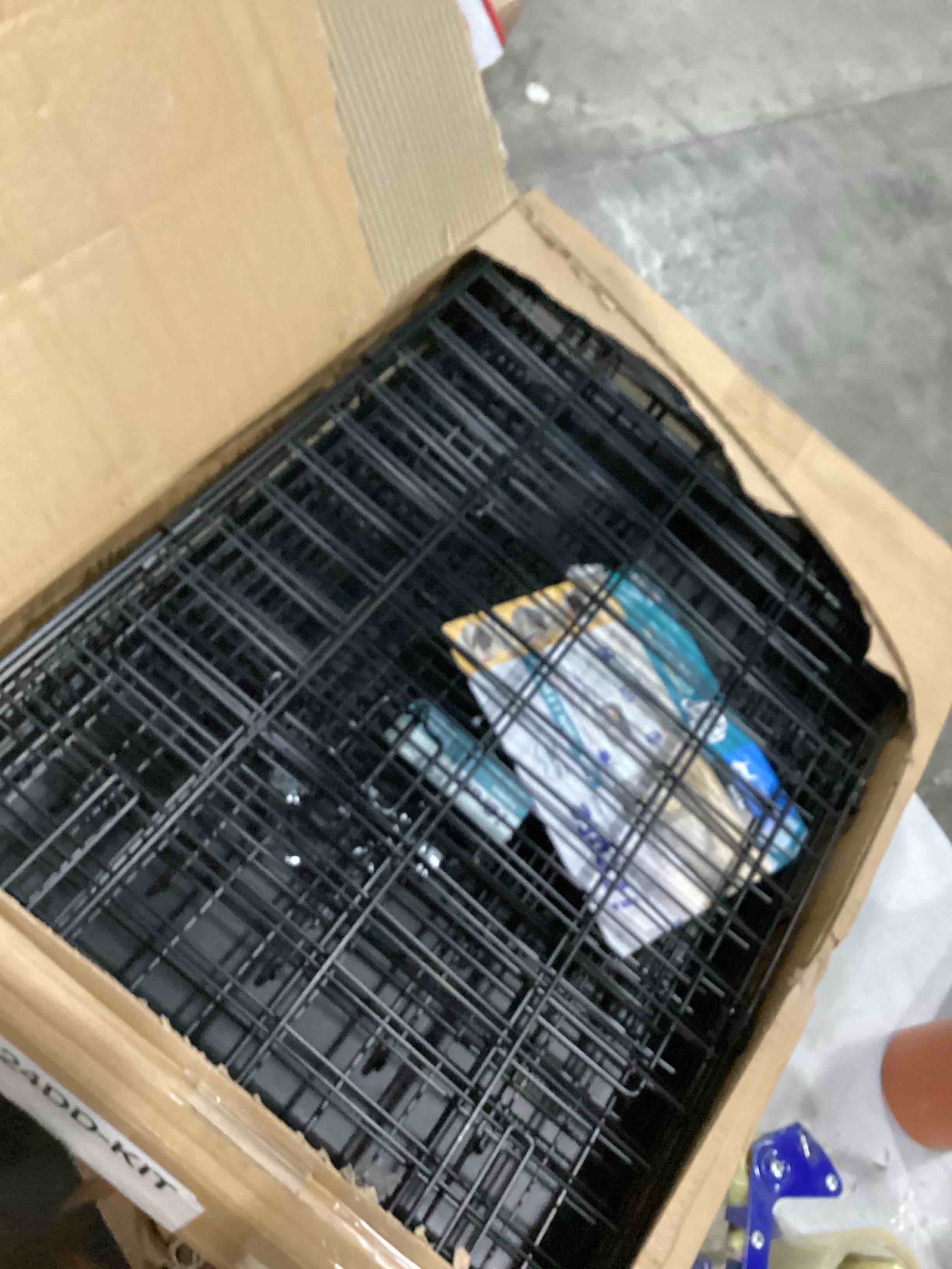 https://s3.amazonaws.com/lotting-images-prod/bidfta/YEL4934732_1727291269616.jpeg