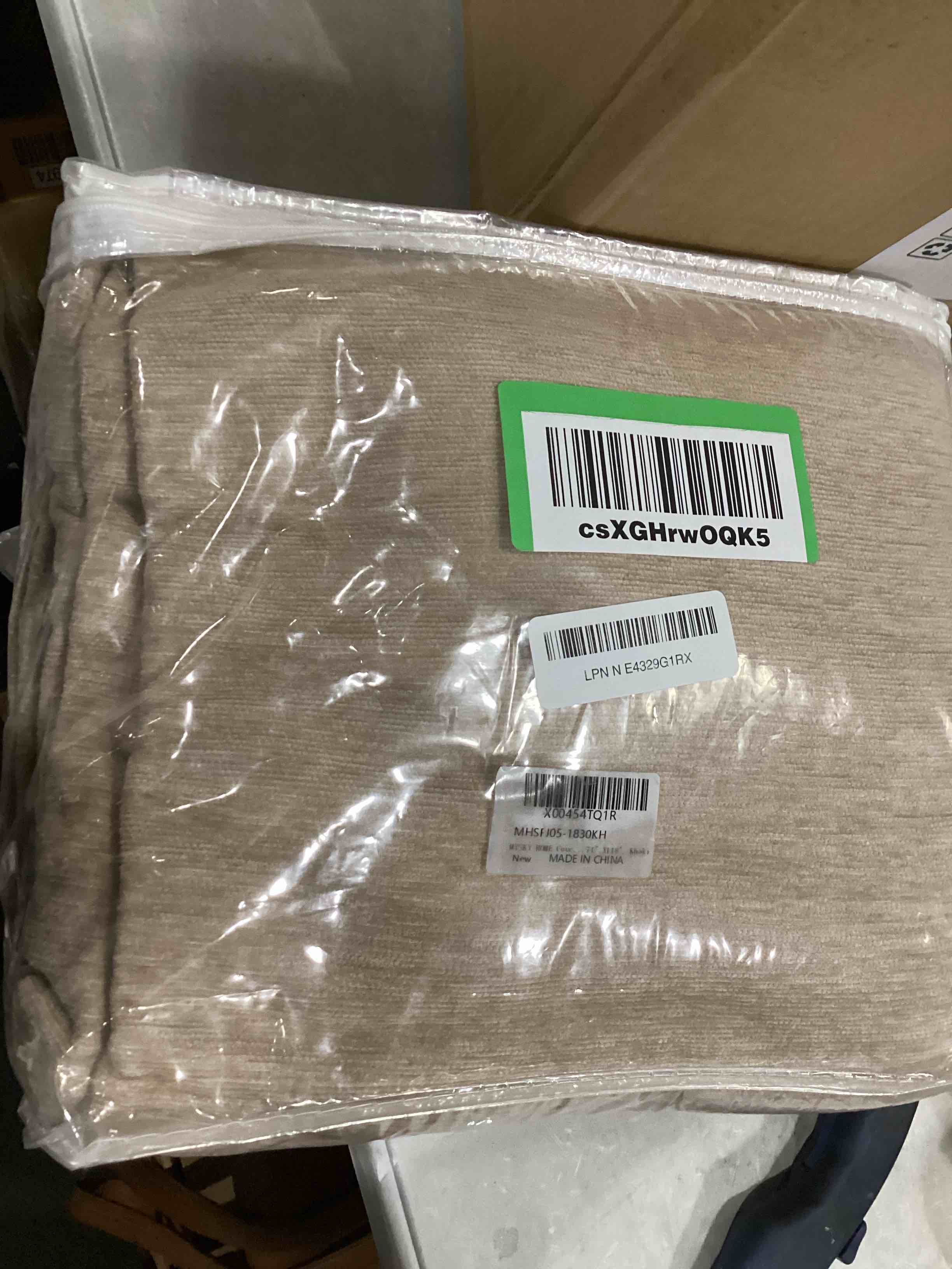 https://s3.amazonaws.com/lotting-images-prod/bidfta/YEL4935057_1727443809736.jpeg
