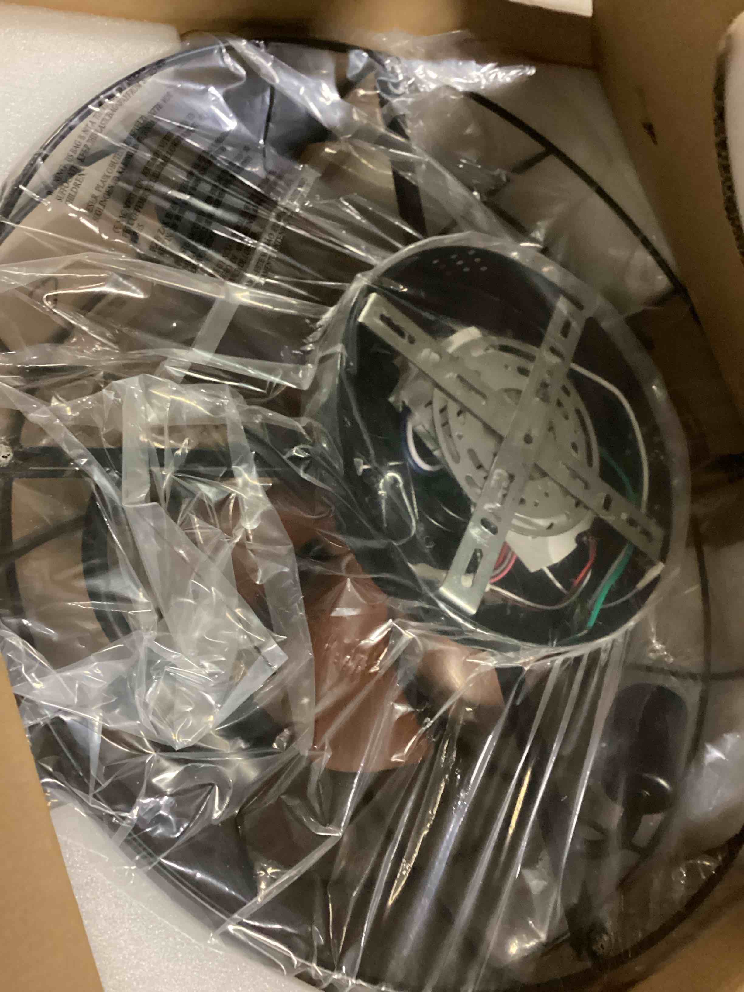 https://s3.amazonaws.com/lotting-images-prod/bidfta/YEL4937393_1728397358377.jpeg