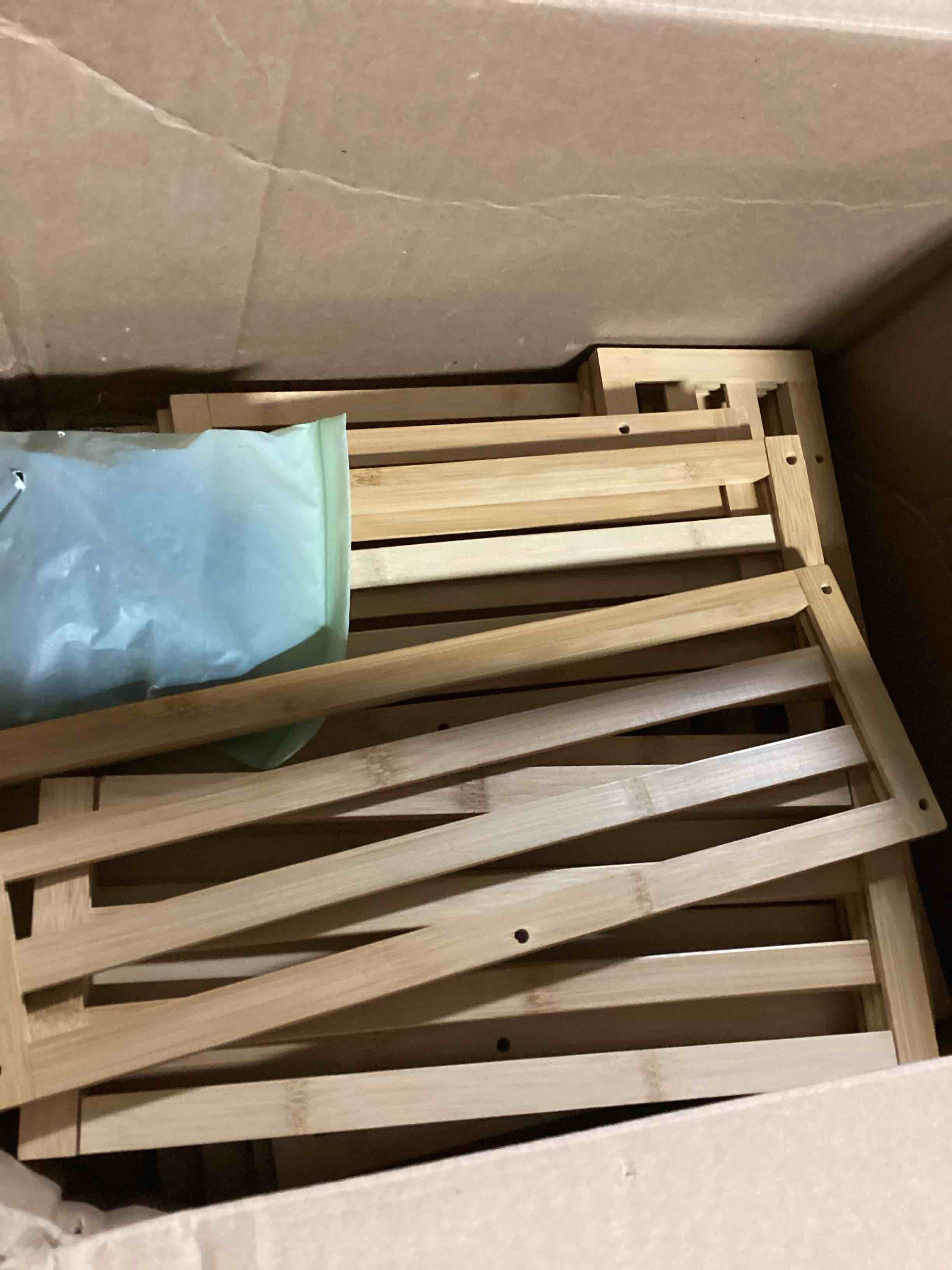 https://s3.amazonaws.com/lotting-images-prod/bidfta/YEL4937399_1728398008775.jpeg