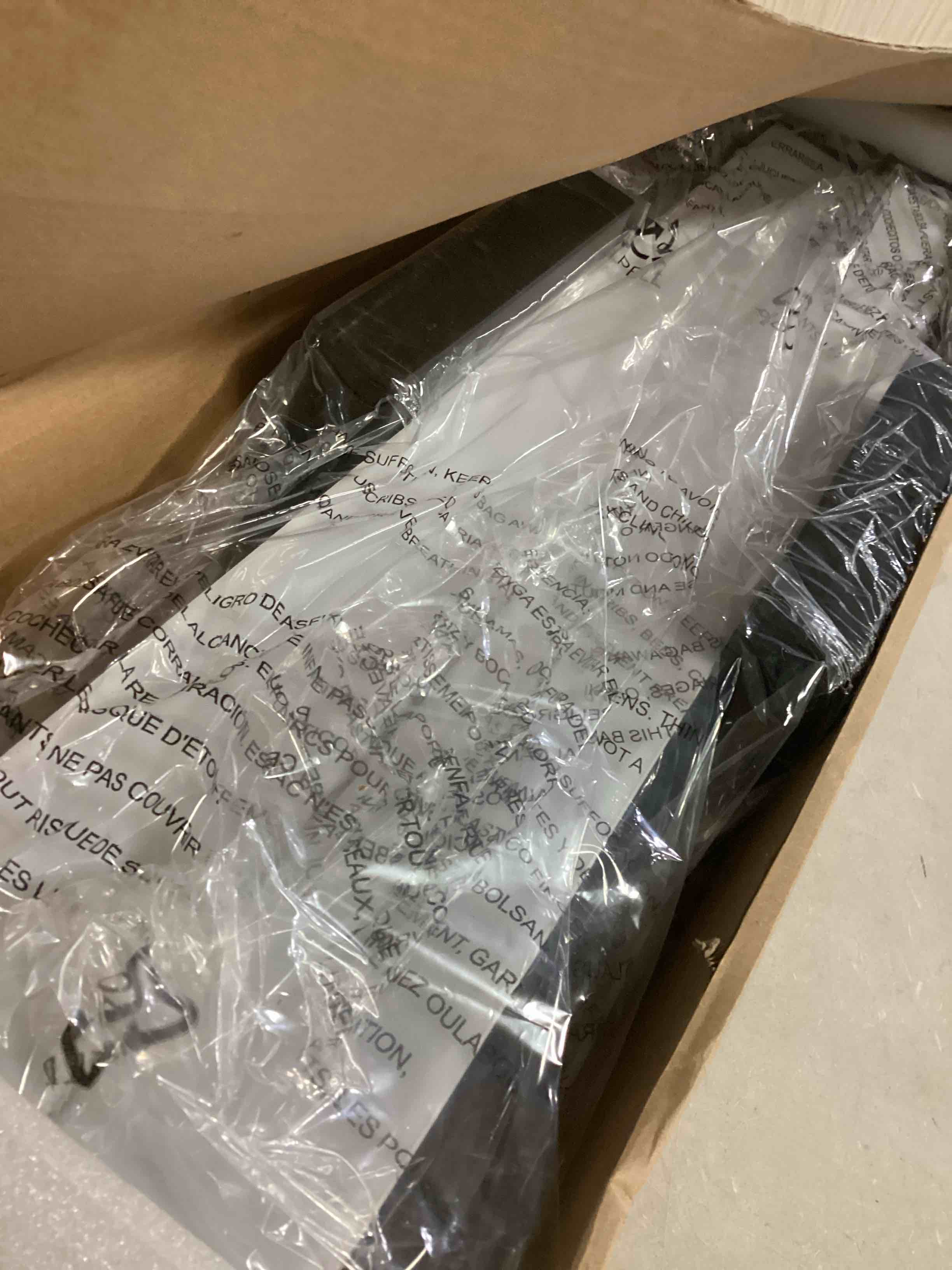 https://s3.amazonaws.com/lotting-images-prod/bidfta/YEL4937644_1728564618228.jpeg