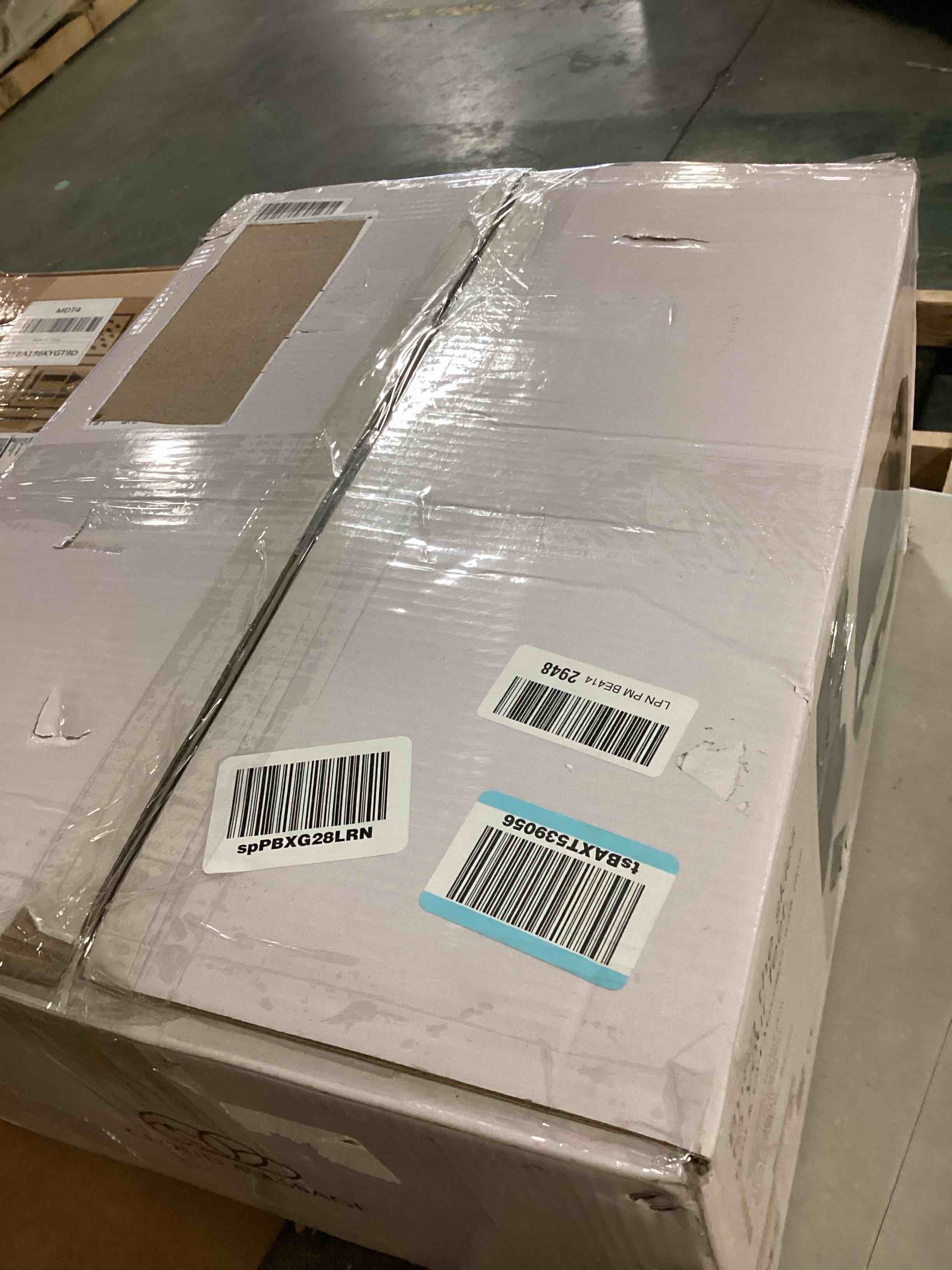 https://s3.amazonaws.com/lotting-images-prod/bidfta/YEL4937679_1728571737472.jpeg