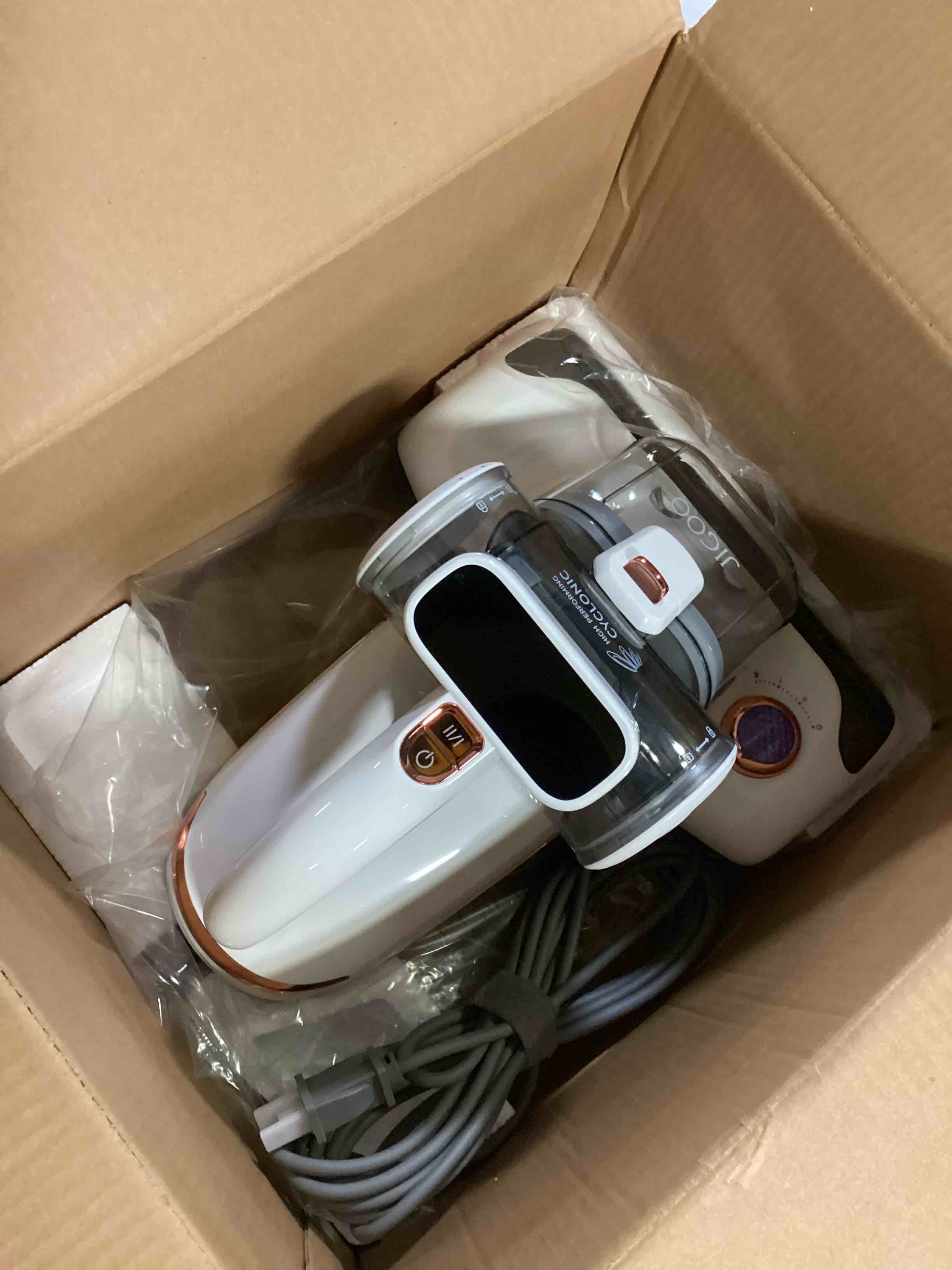 https://s3.amazonaws.com/lotting-images-prod/bidfta/YEL4937711_1728580681063.jpeg