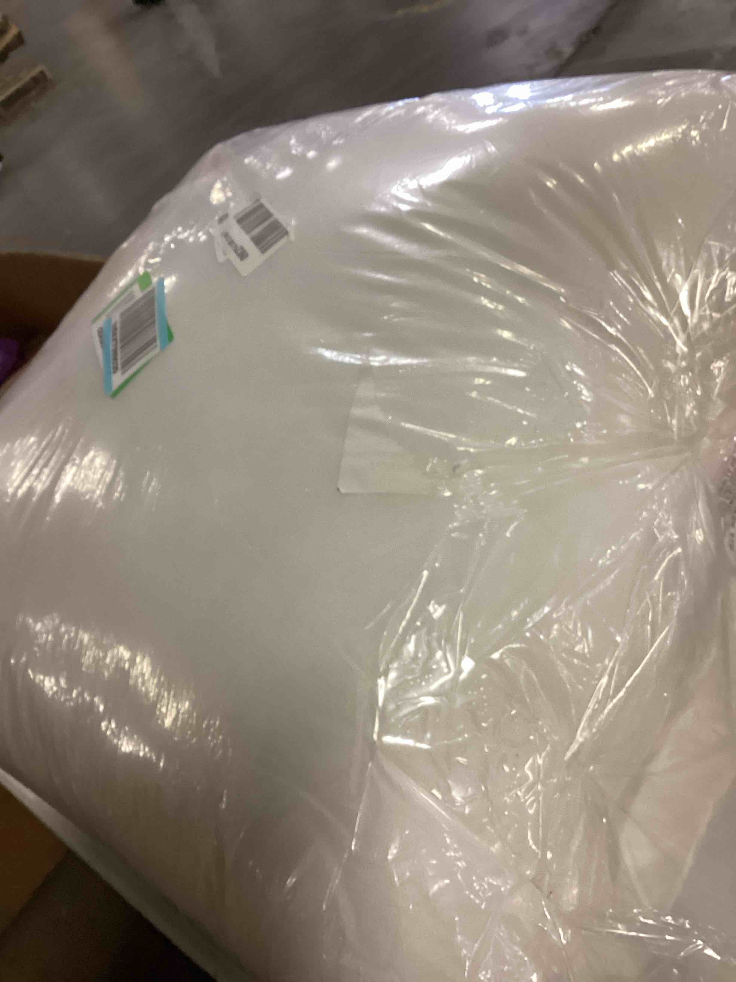 https://s3.amazonaws.com/lotting-images-prod/bidfta/YEL4937800_1728660158890.jpeg