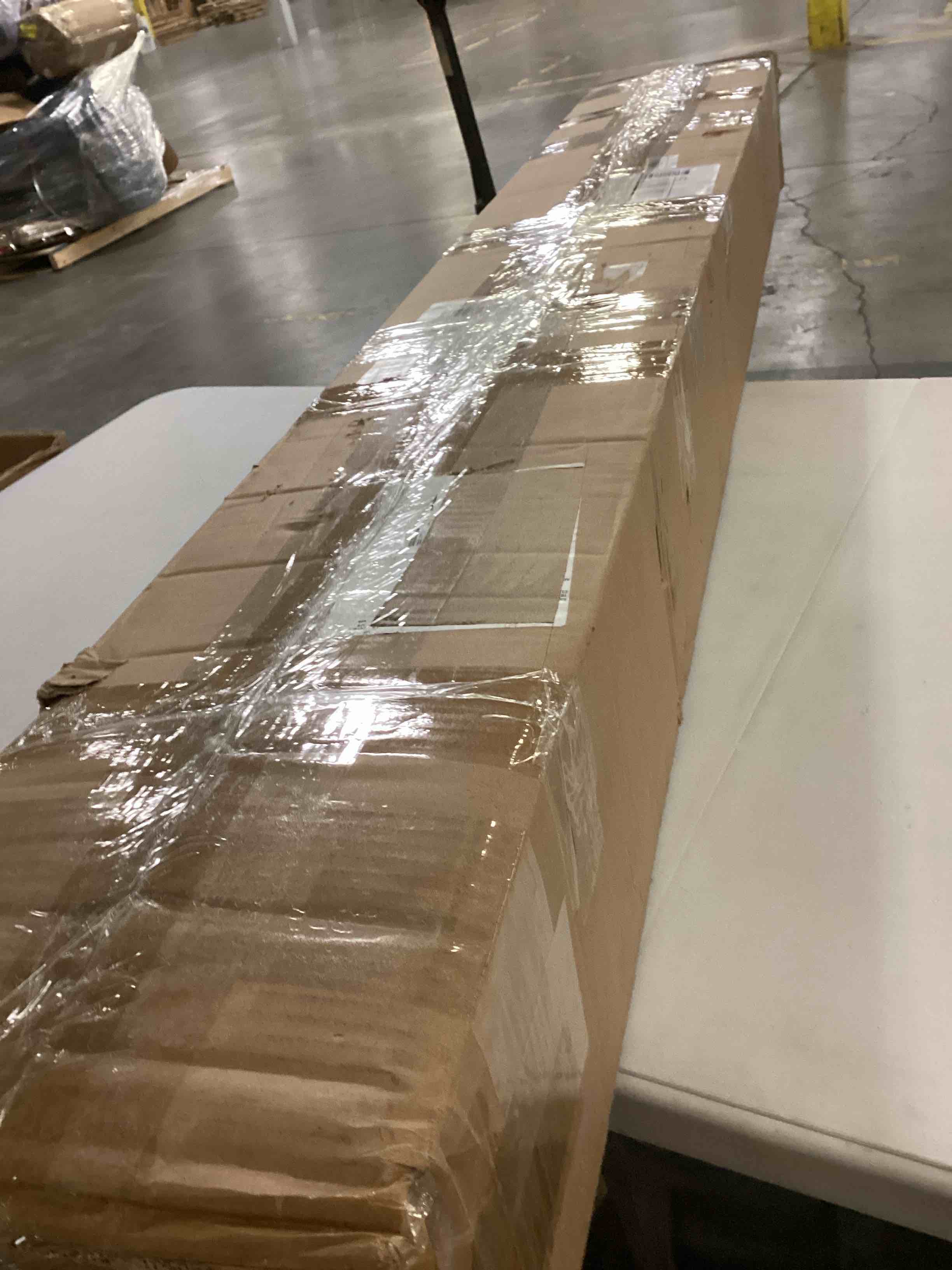 https://s3.amazonaws.com/lotting-images-prod/bidfta/YEL4937880_1728908983246.jpeg