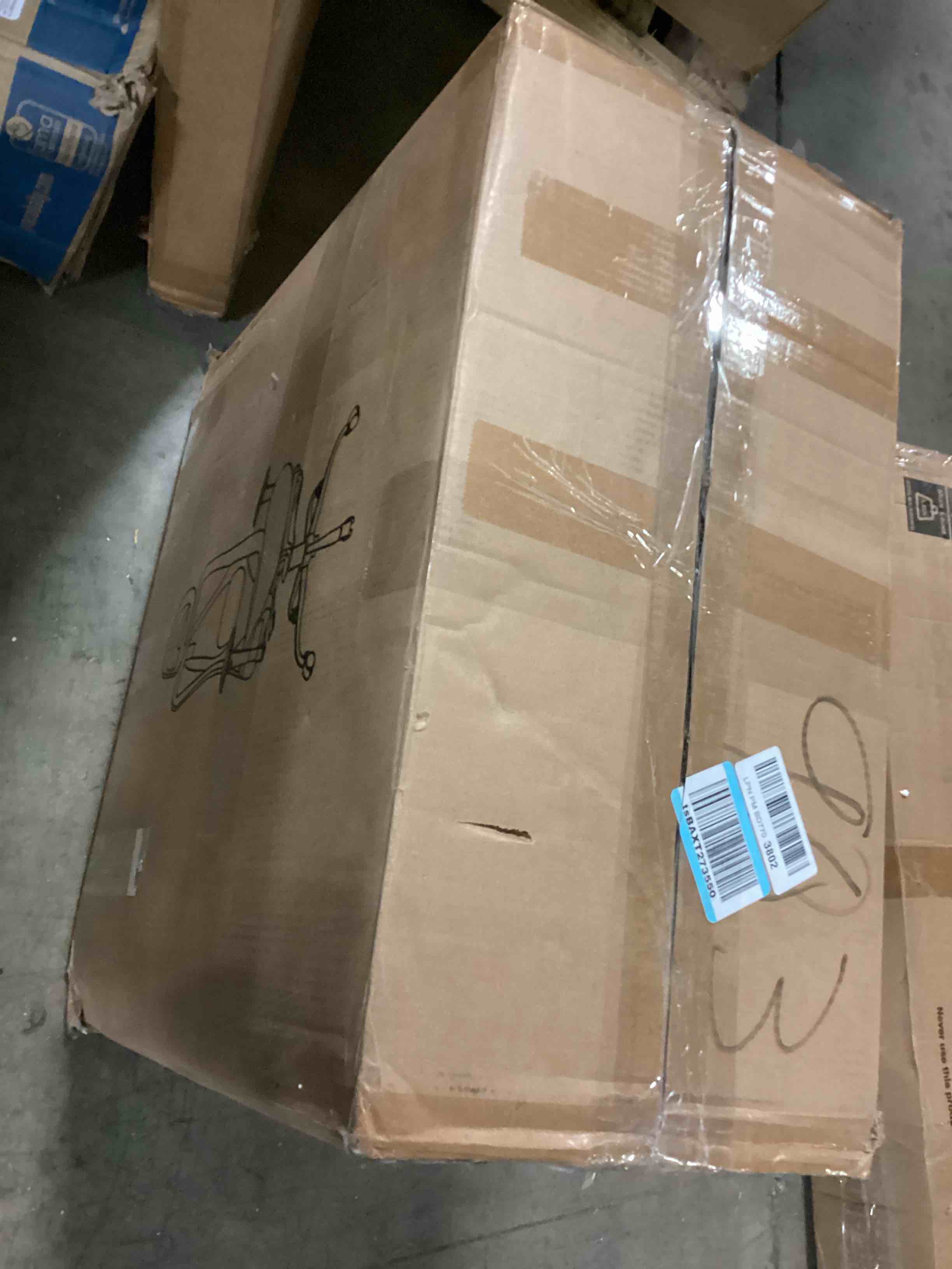 https://s3.amazonaws.com/lotting-images-prod/bidfta/YEL4938315_1729180092411.jpeg