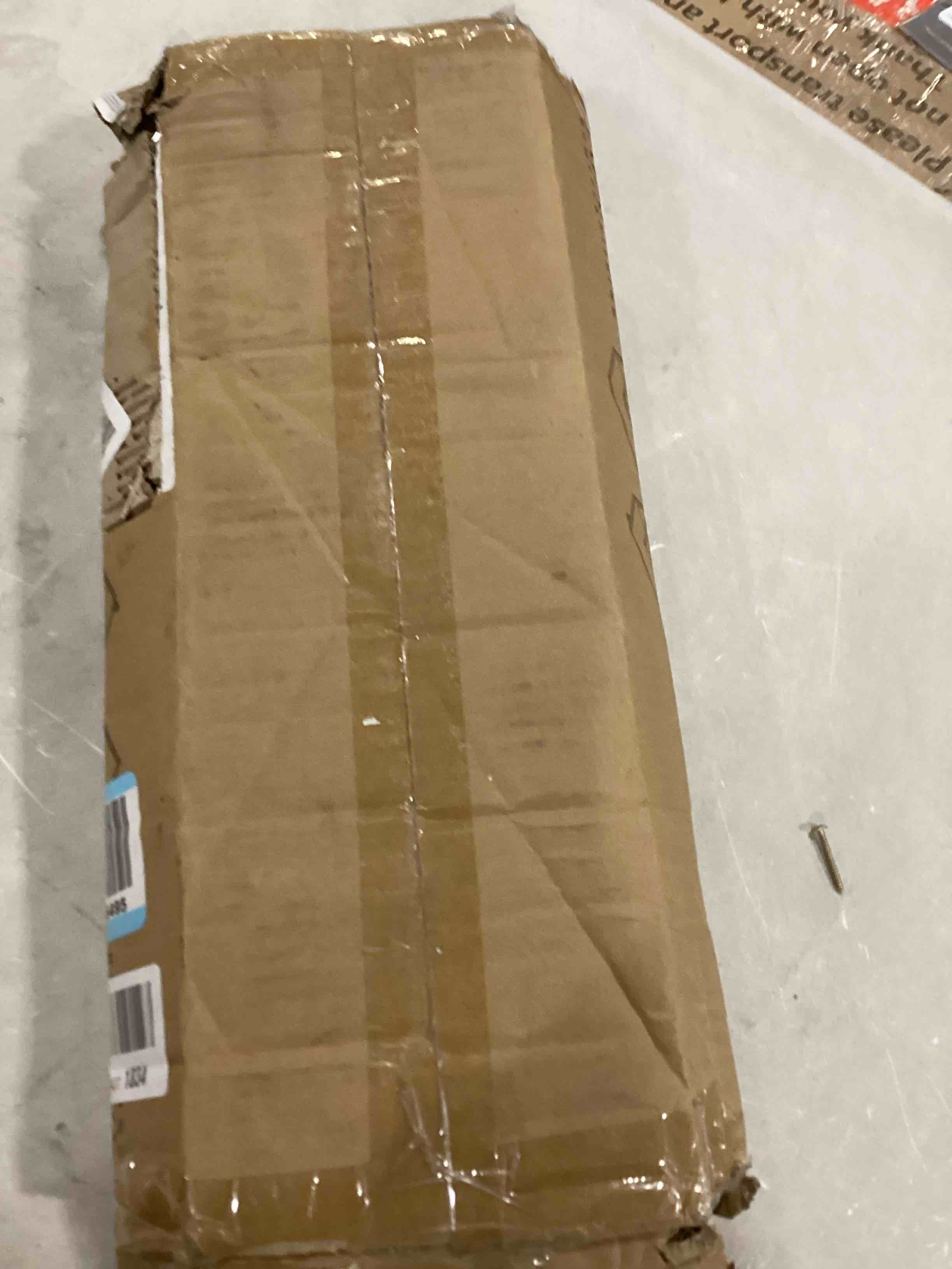 https://s3.amazonaws.com/lotting-images-prod/bidfta/YEL4939358_1728409011547.jpeg