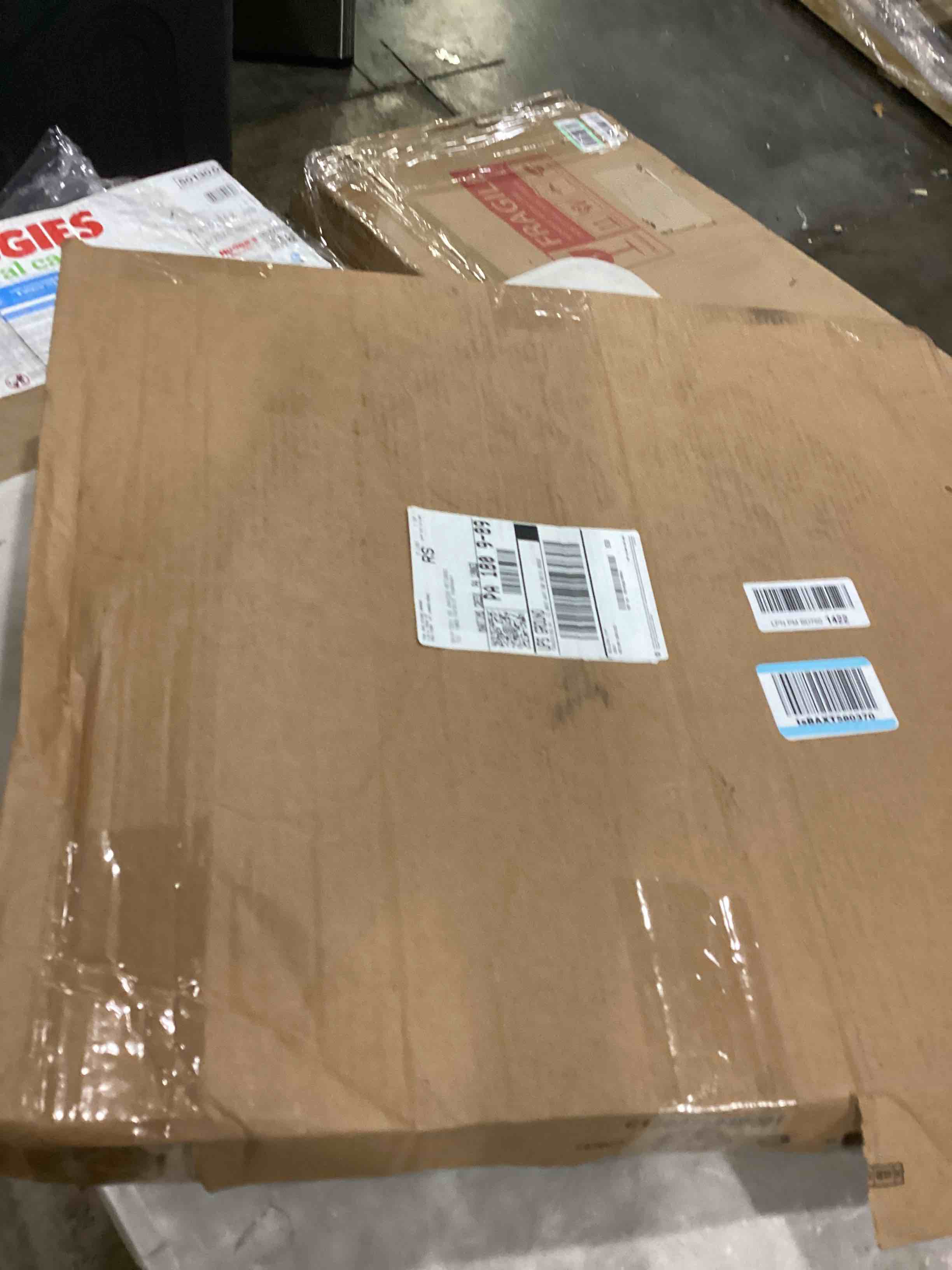 https://s3.amazonaws.com/lotting-images-prod/bidfta/YEL4939362_1728409900345.jpeg
