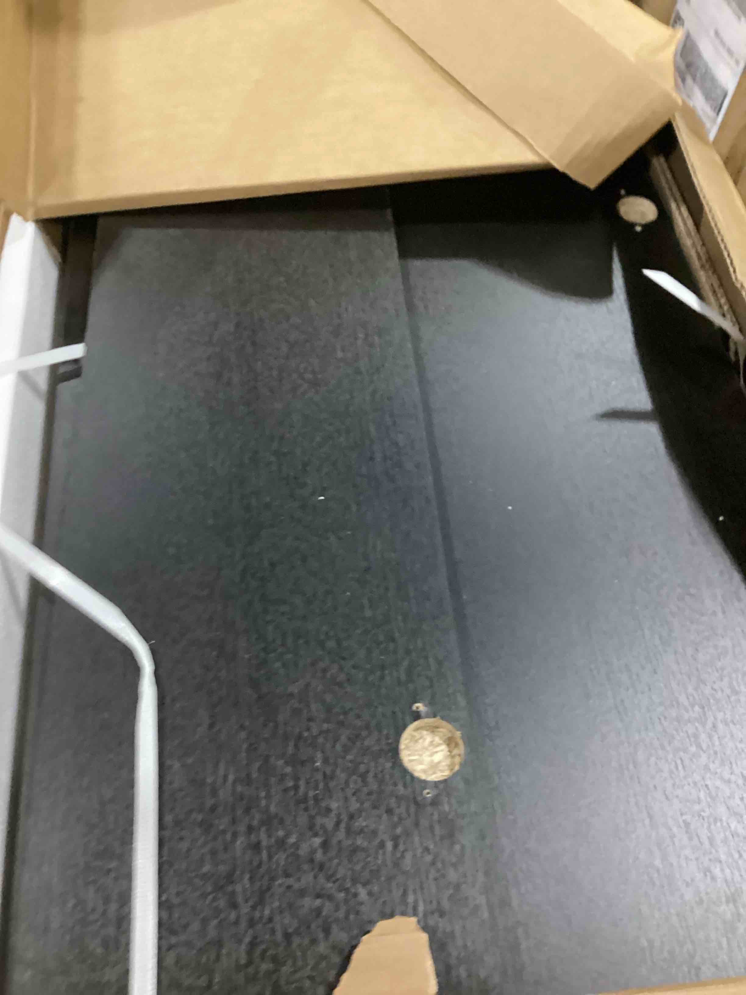 https://s3.amazonaws.com/lotting-images-prod/bidfta/YEL4939517_1728493130202.jpeg