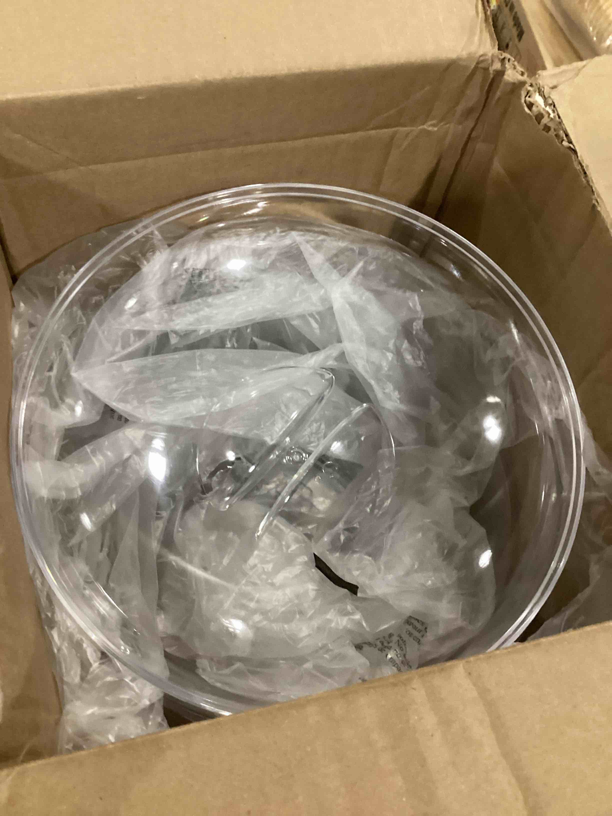 https://s3.amazonaws.com/lotting-images-prod/bidfta/YEL4939733_1728910050635.jpeg
