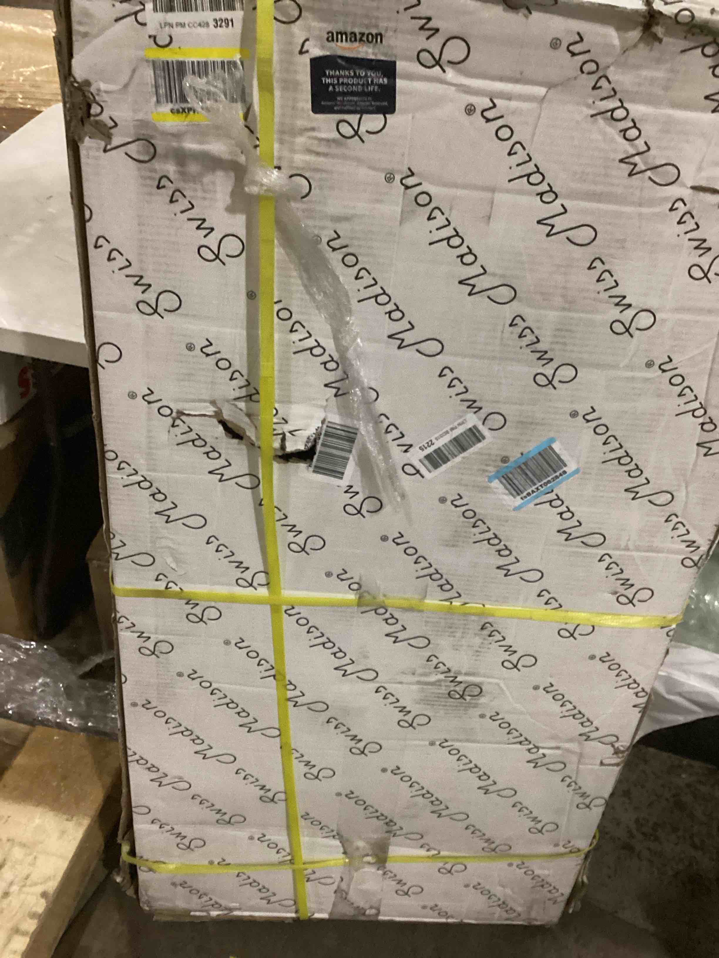https://s3.amazonaws.com/lotting-images-prod/bidfta/YEL4939839_1728930912069.jpeg