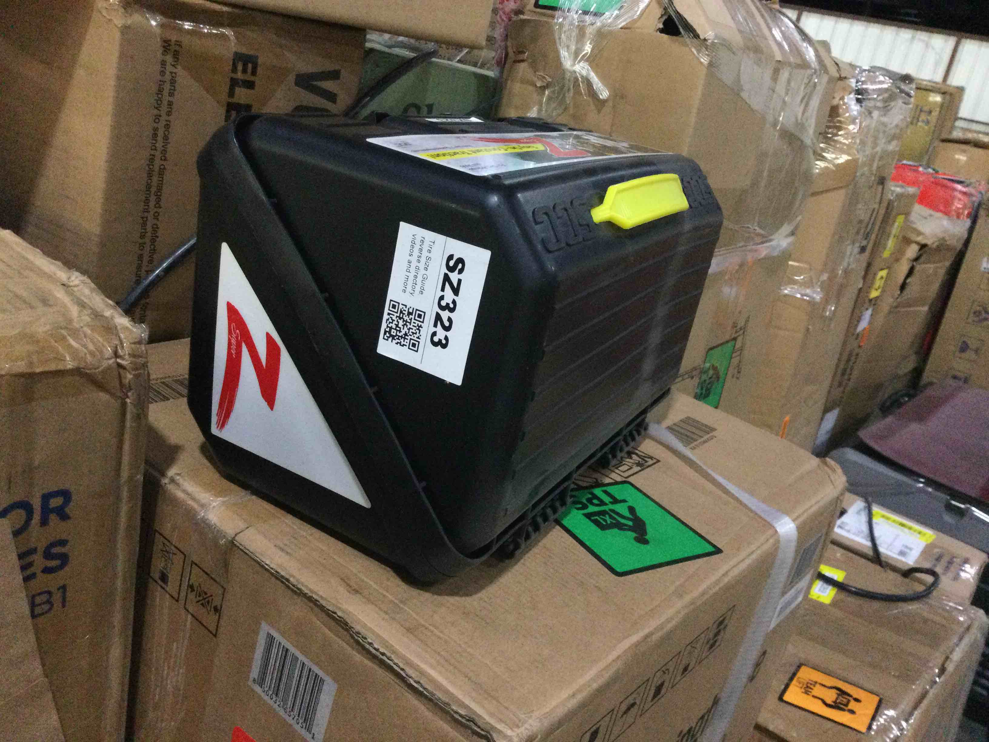 https://s3.amazonaws.com/lotting-images-prod/bidfta/YEL4952508_1691620046552.jpeg